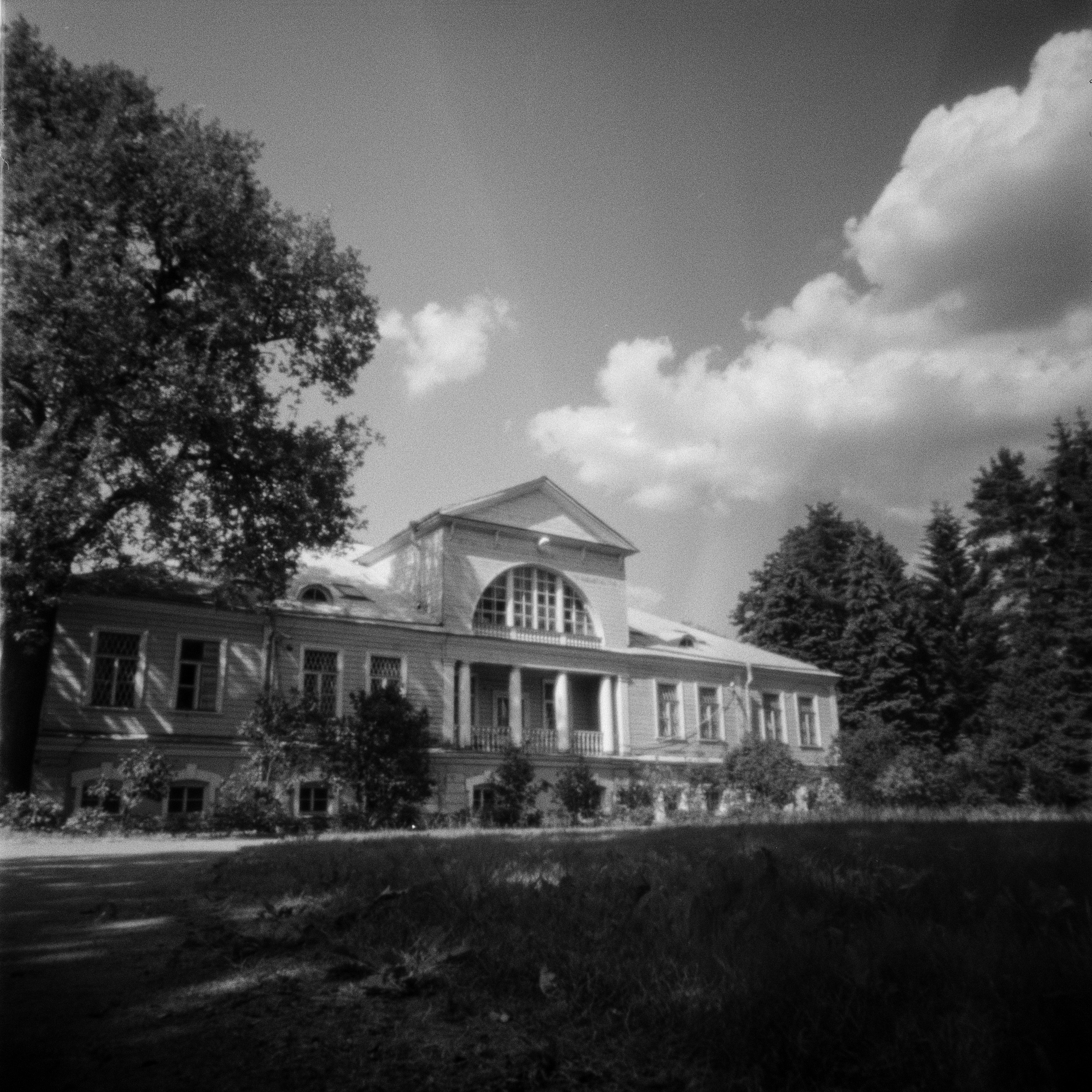 Pinhole. Philipp Yelistratov