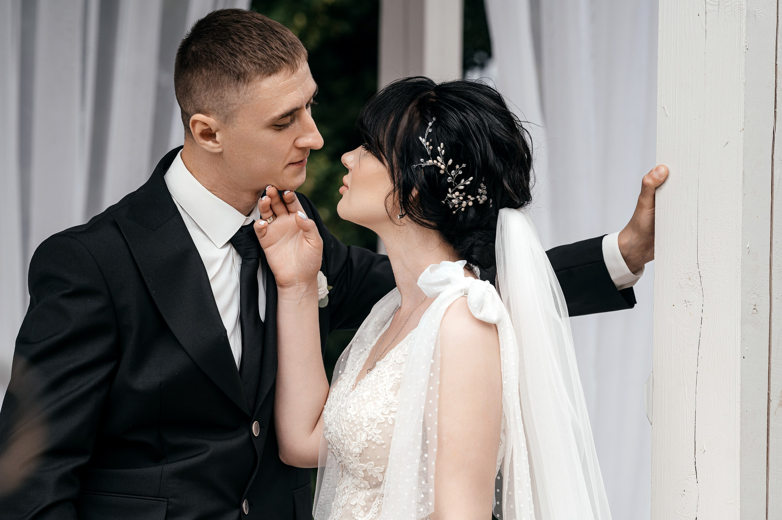 Свадьба с венчанием в Щелково. Прогулка в Гребнево, ресторан Кинза, отель Премиум. Свадебный и семейный фотограф Виктория Носачёва. Щелково, Москва и МО