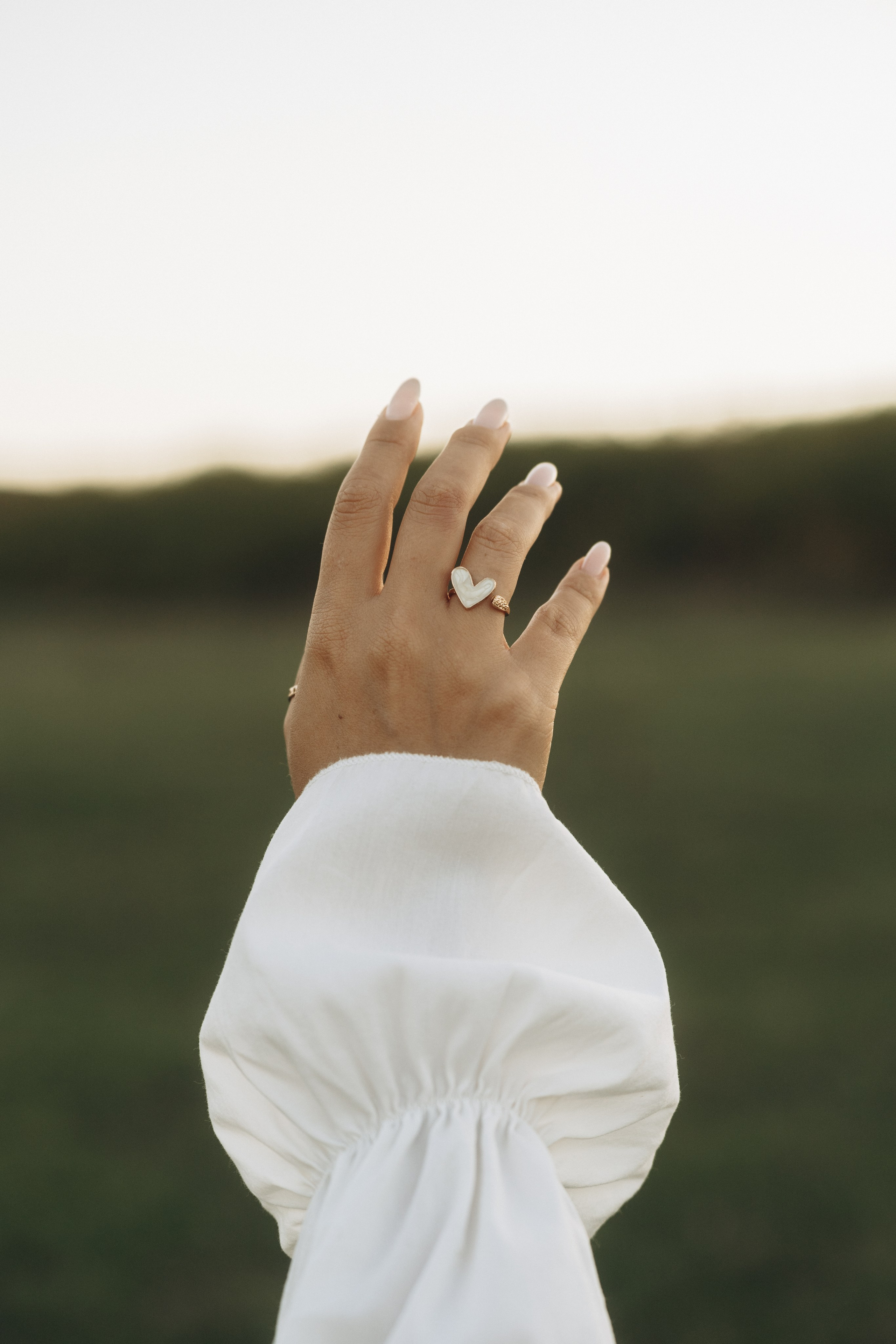 Семейные объятия на фоне песчаных дюн – атмосферные кадры в Кучугурах  