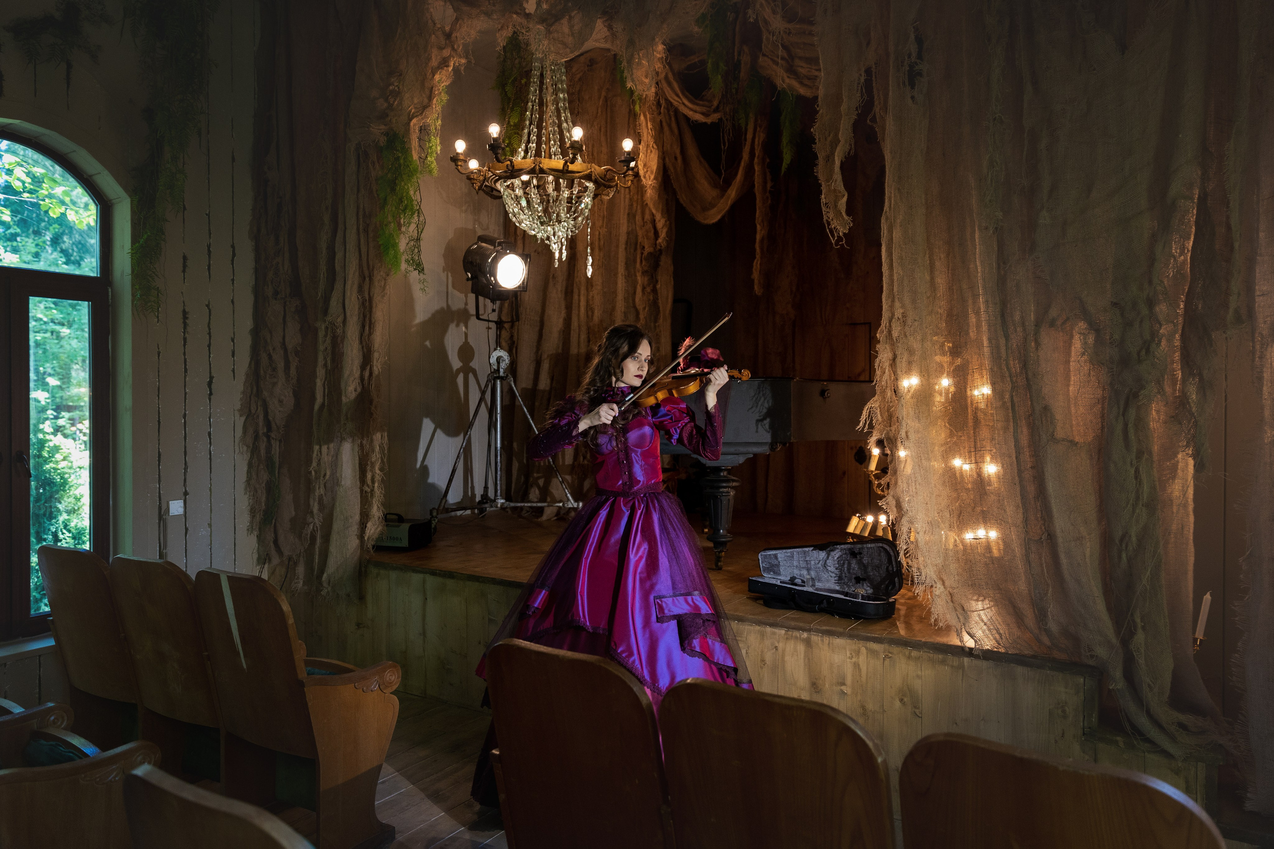 Тайны заброшенного театра