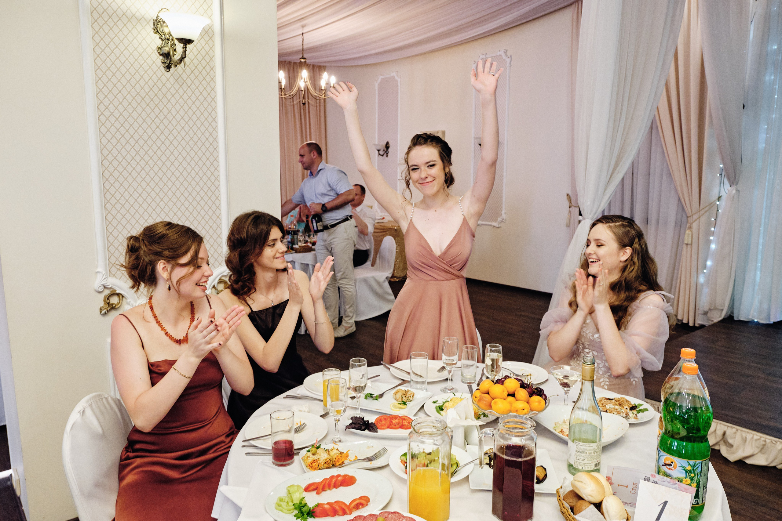 Фотограф на выпускной в СПб. Семейные и свадебные фотосессии в СПб, в студии, на улице, на природе