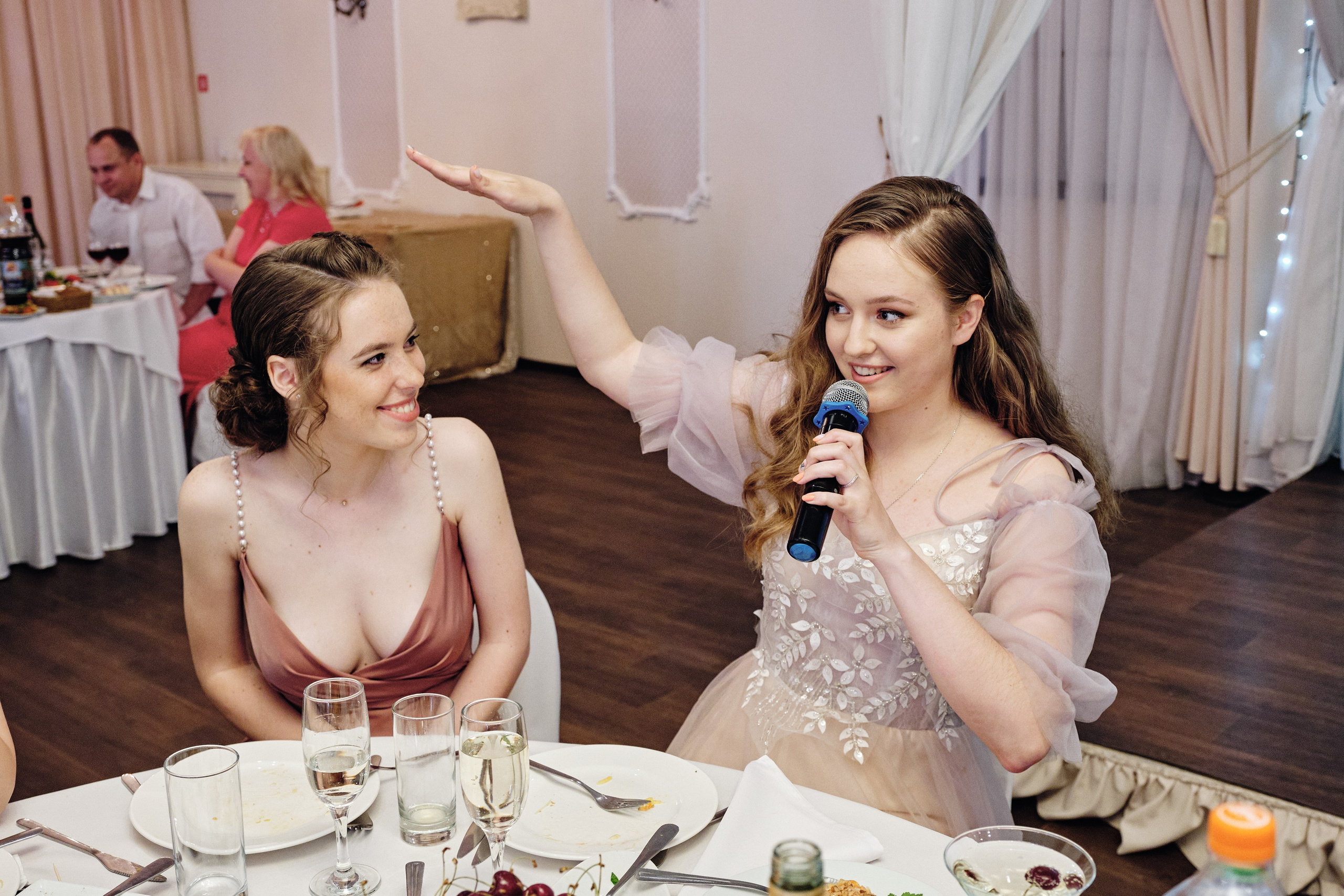 Фотограф на выпускной в СПб. Семейные и свадебные фотосессии в СПб, в студии, на улице, на природе