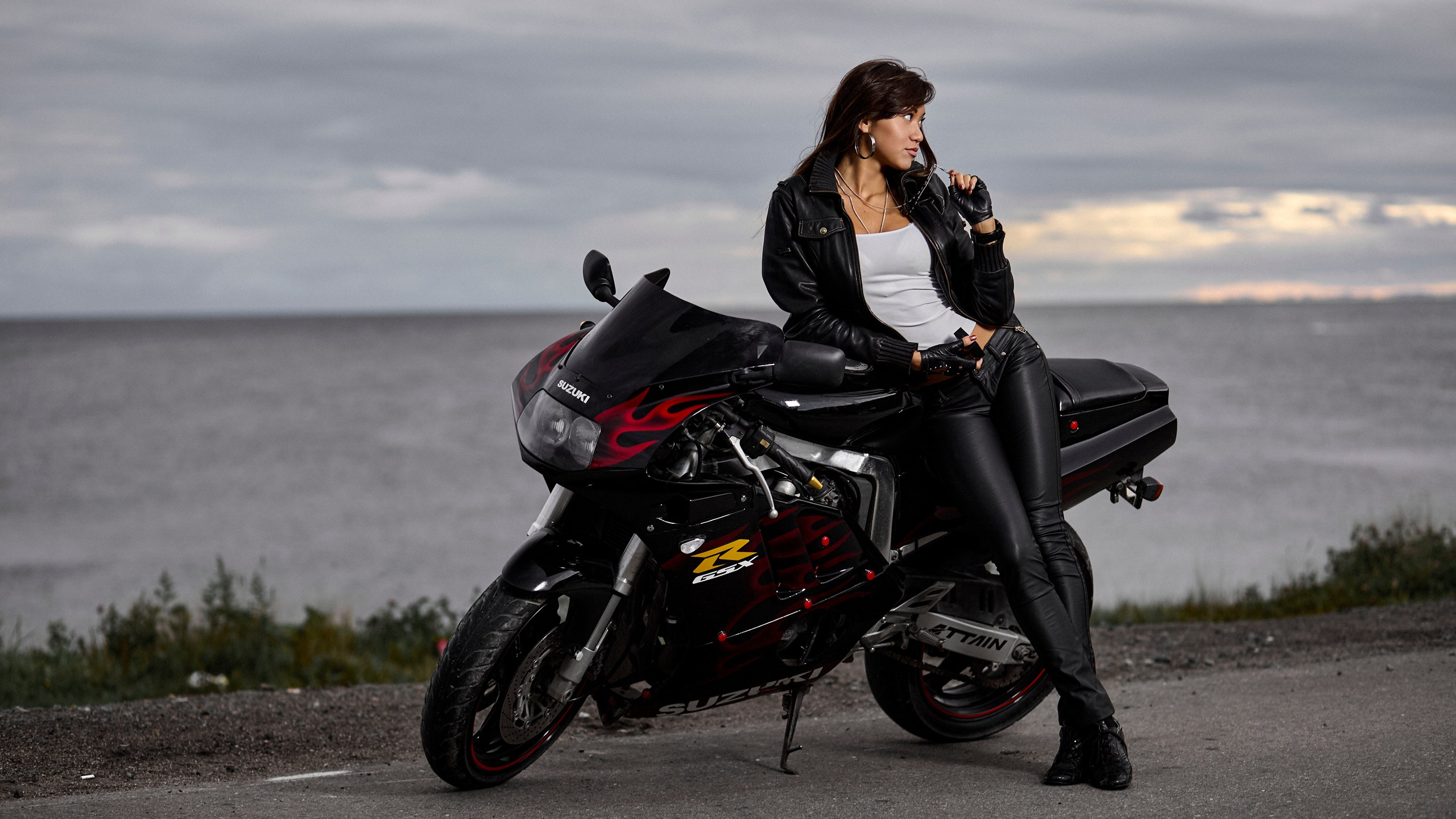 Парень, девушка, байк. Фотограф Андрей Серенков