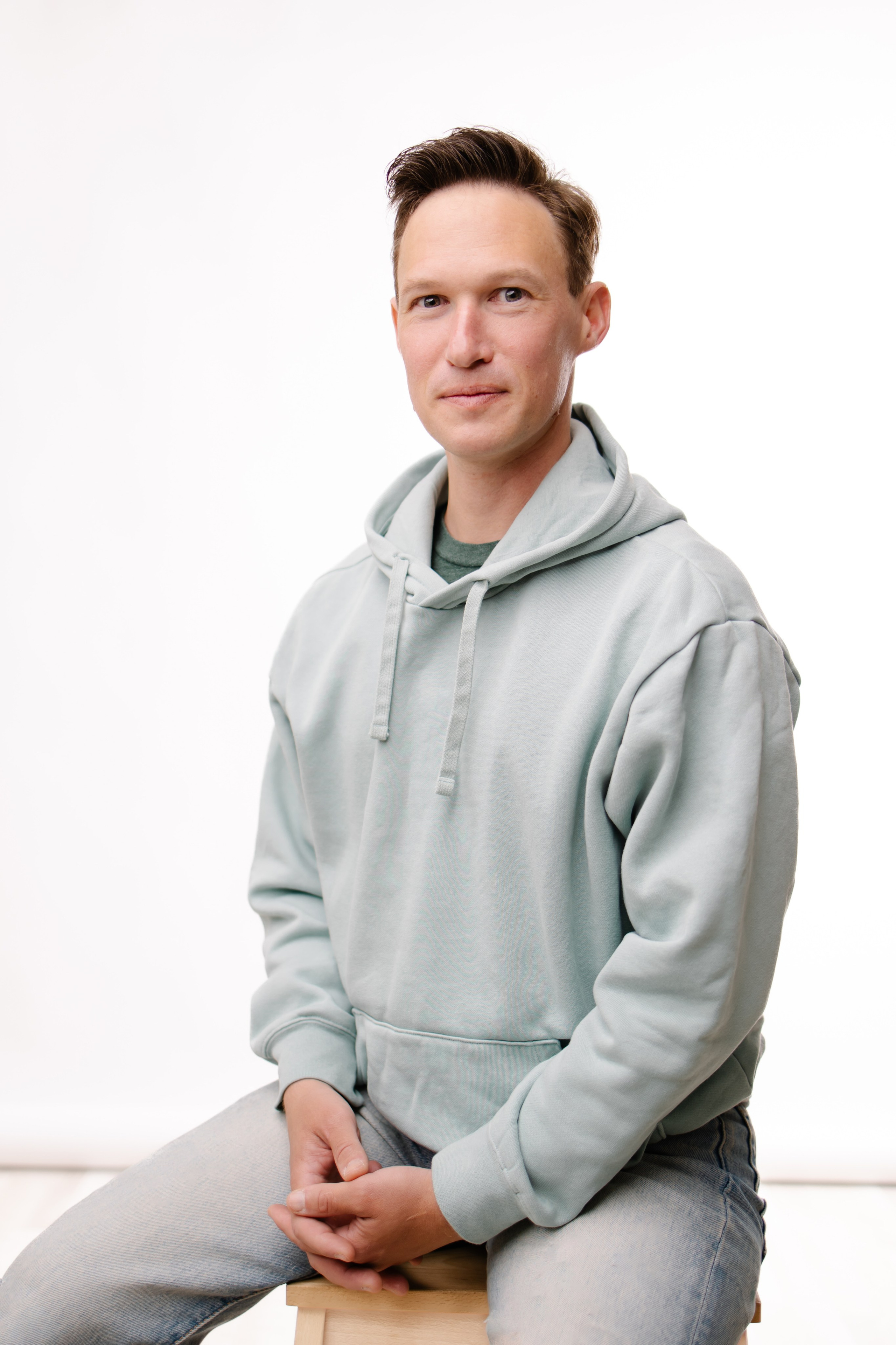 Professionelle Fotos für Bewerbung, LinkedIn und berufliche Profile. Fotografin in München Dasha Antipina