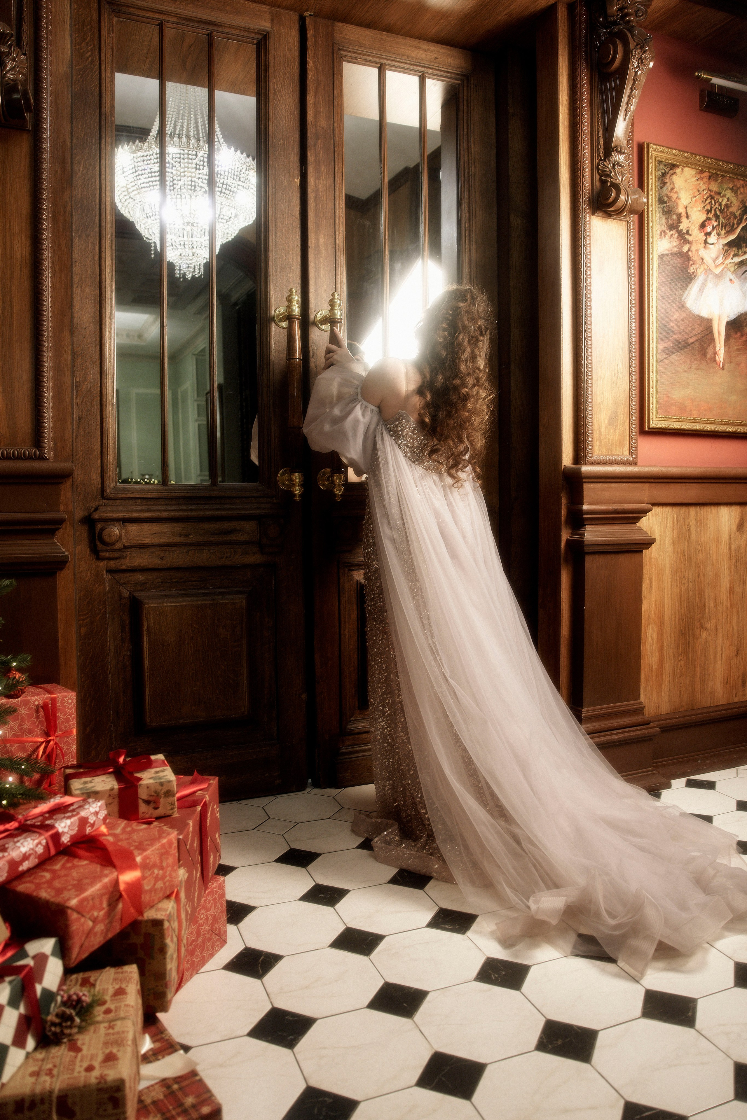 студийная новогодняя съемка  съемка девушки в нарядном праздничном платье в студии интерьер фотограф питер санкт-петербург женский портрет женская портретная съемка 