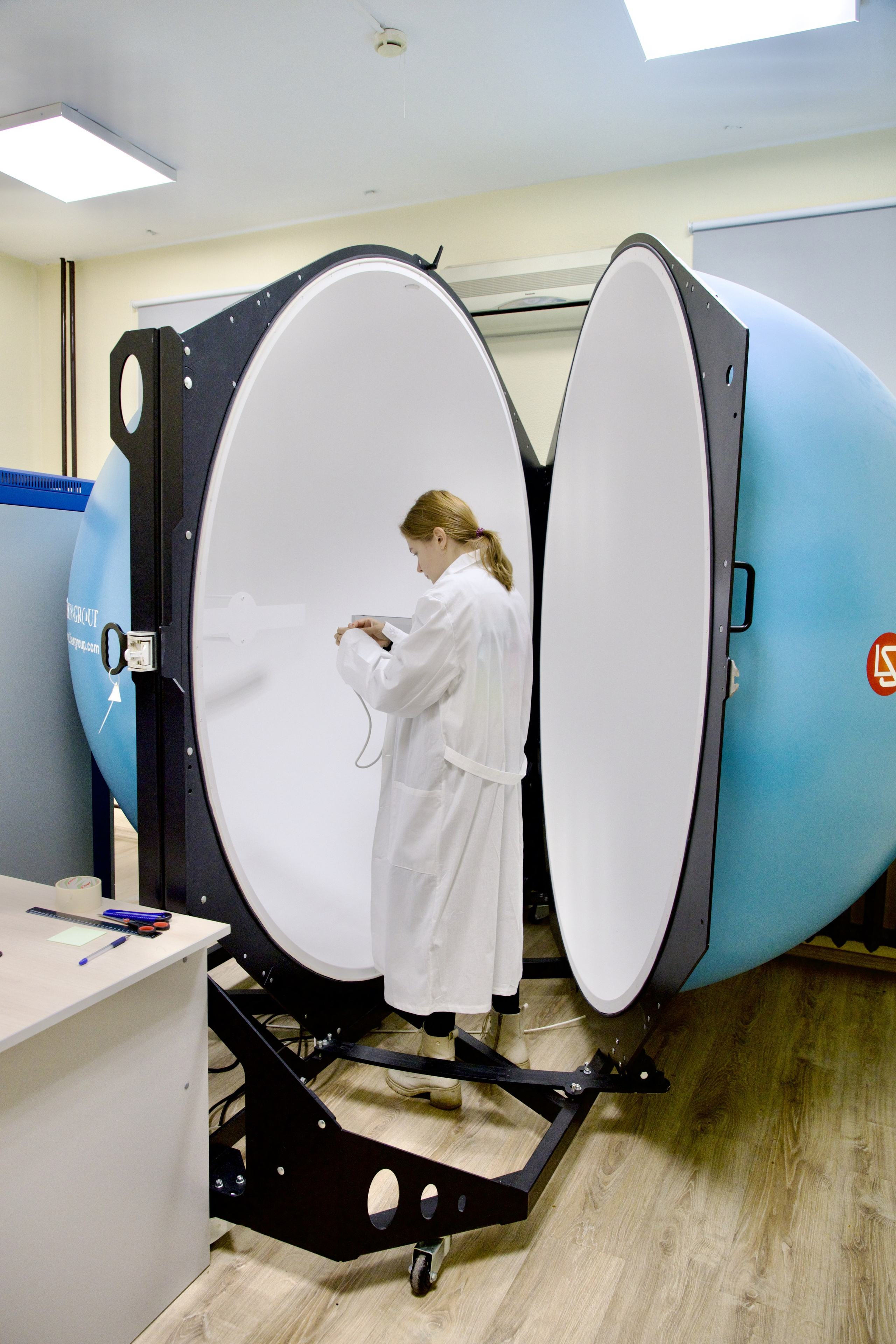 Фотосъёмка в офисе и на производстве. Школьные выпускные альбомы в Москве Марина Николаева