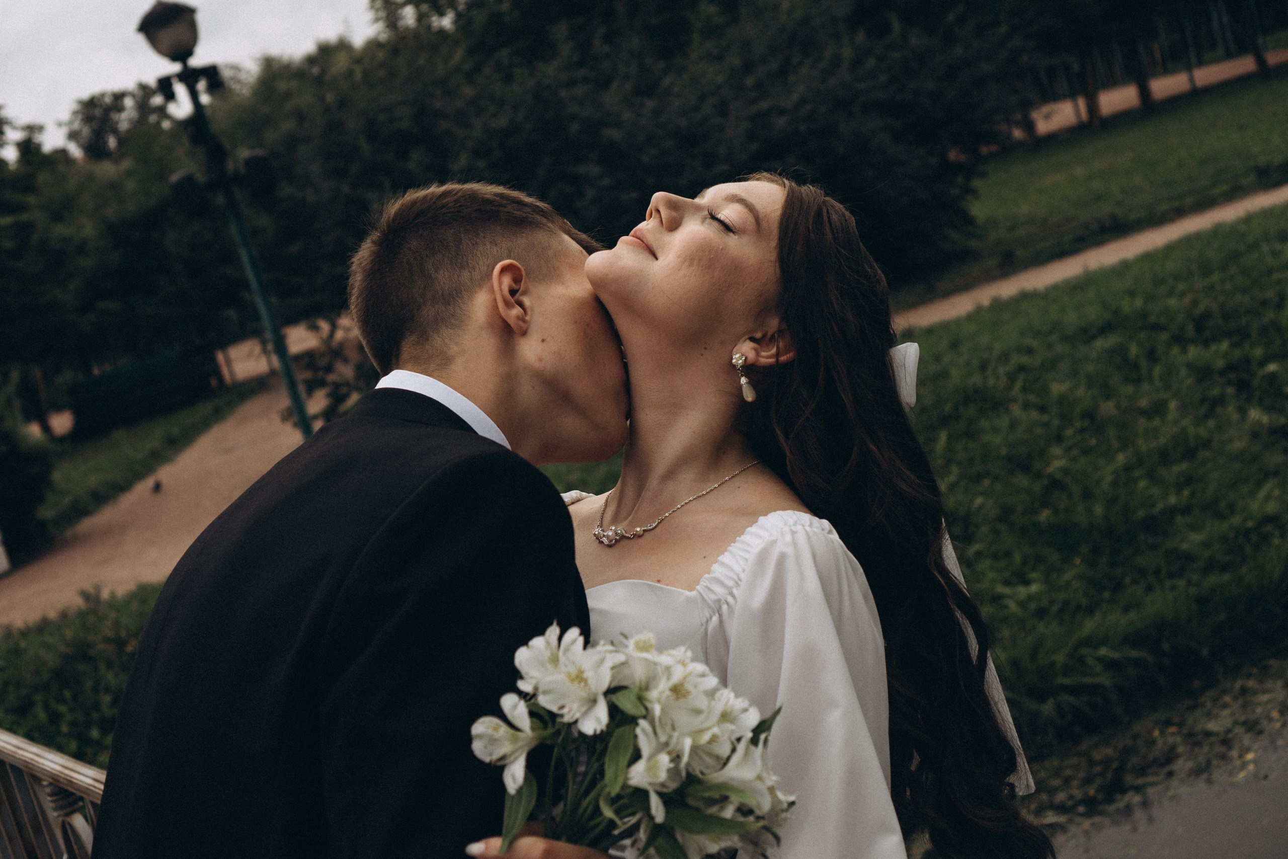 СВАДЕБНАЯ СЬЕМКА В ТАВРИЧЕСКОМ САДУ И ПРОГУЛКА ПО ЧЕРНЫШЕВСКОЙ. Профессиональный фотограф, Санкт-Петербург — Виктория Богомолова