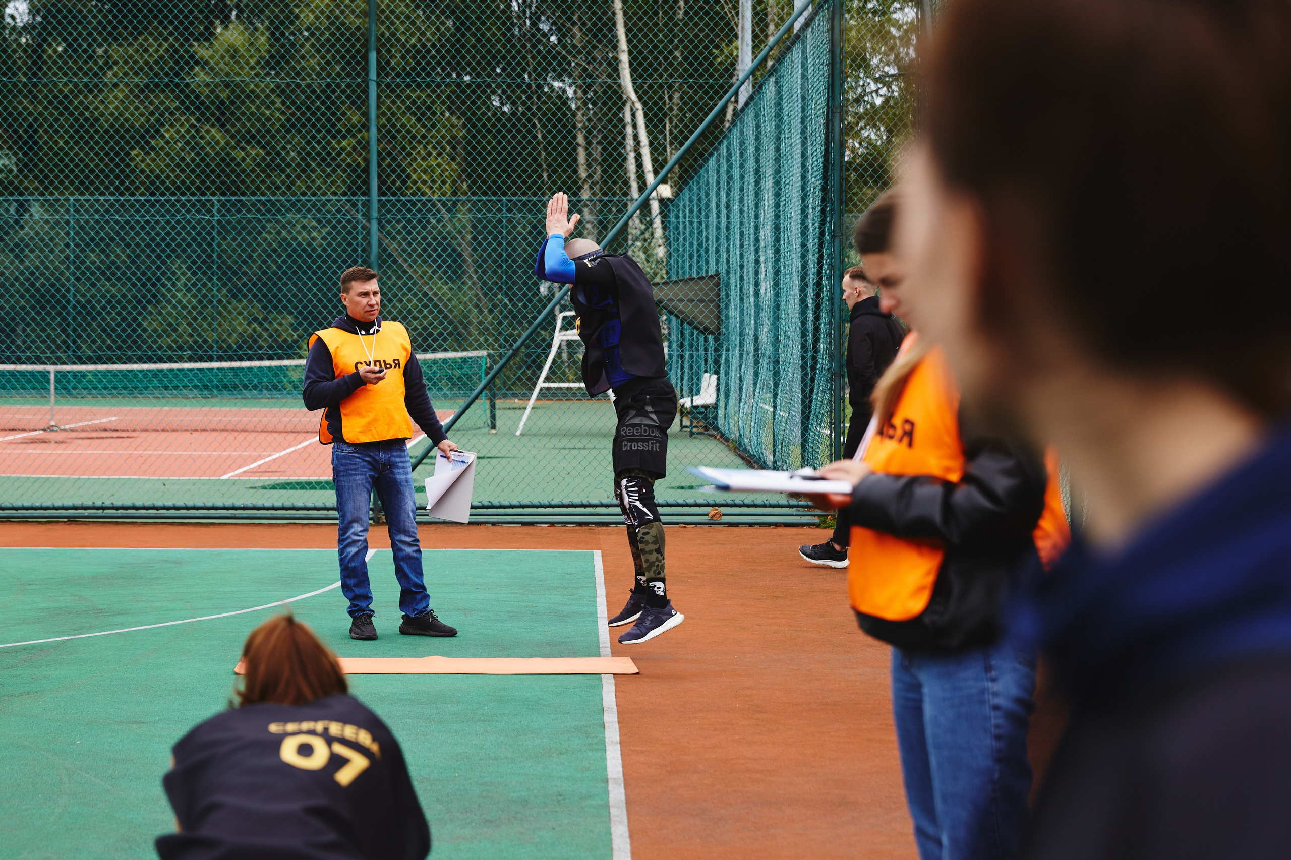 Фотограф на тимбилдинг: спортивное командообразование за городом. КонТайм: профессиональная съемка для организаций