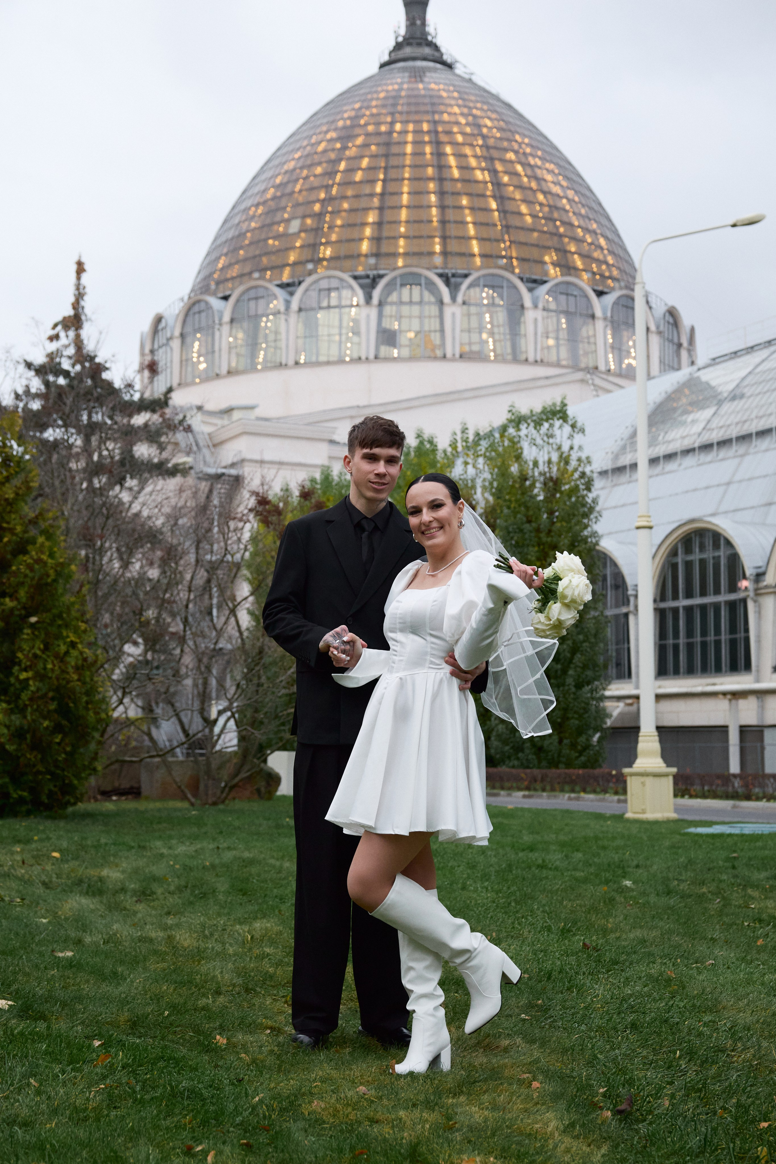 Елизавета и Артем. Роспись ВДНХ. Любовь Юсупова. Фотограф