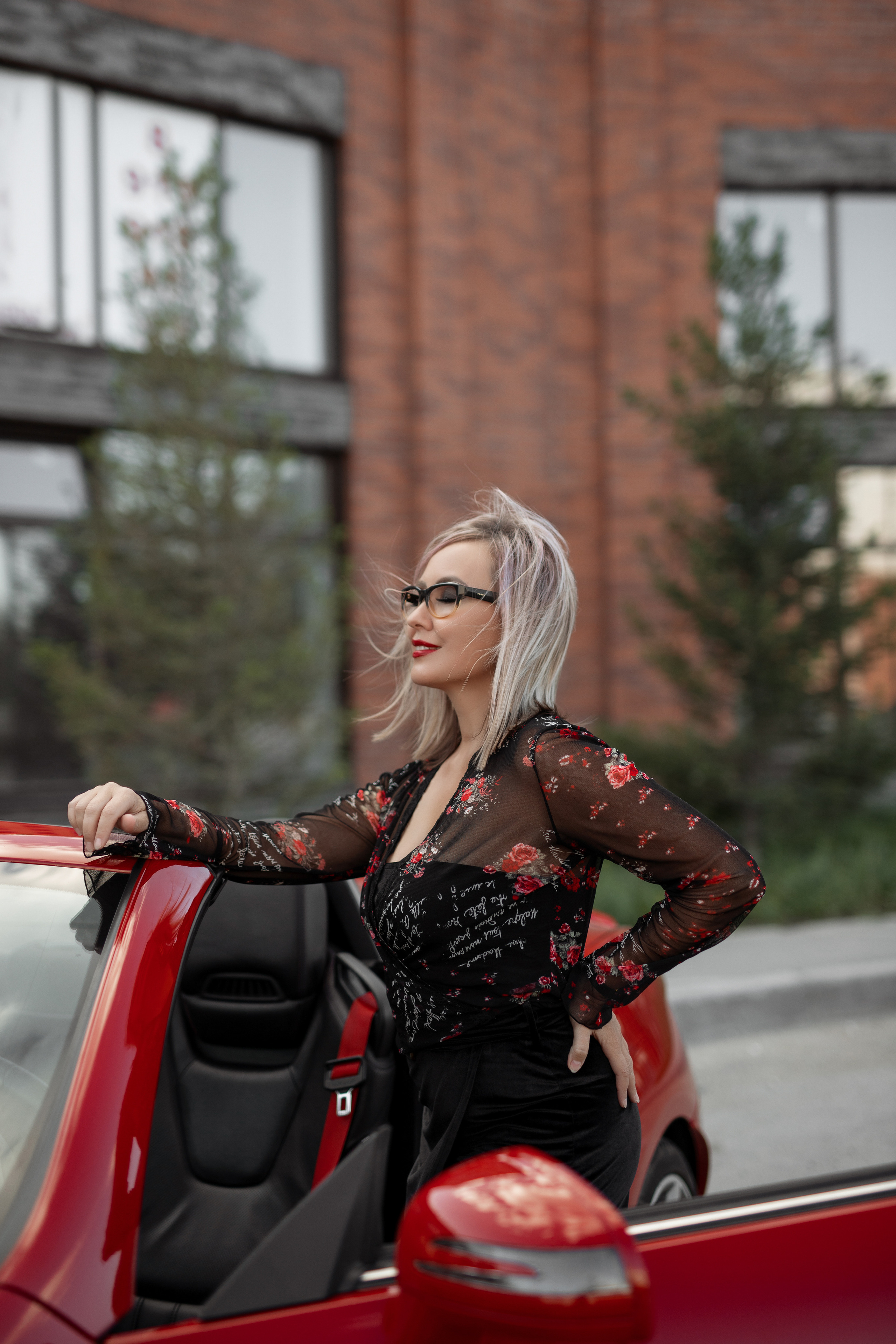 Съёмка в кабриолете Нина. Таня Давтян фотограф в Новосибирске