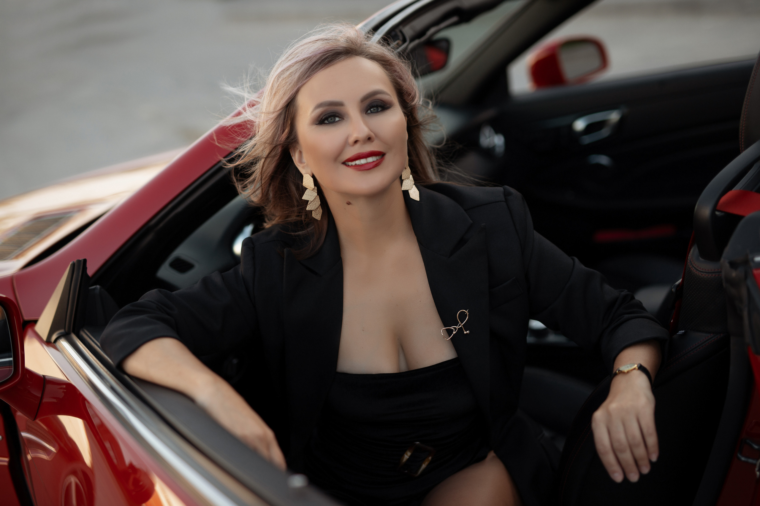 Съёмка в кабриолете Нина. Таня Давтян фотограф в Новосибирске