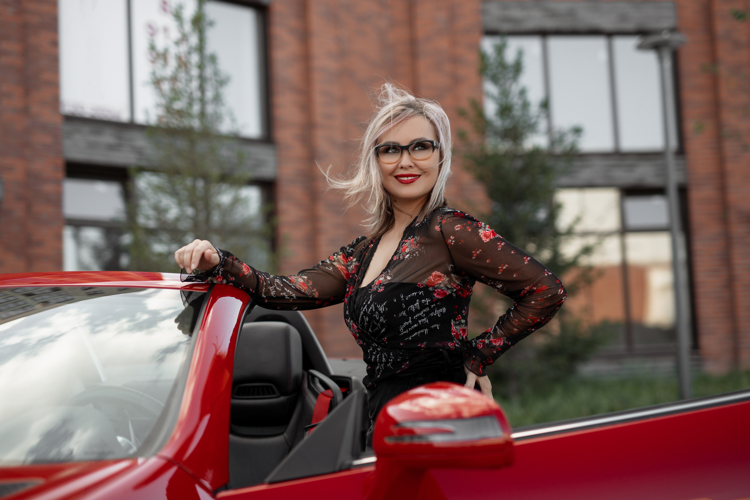 Съёмка в кабриолете Нина. Таня Давтян фотограф в Новосибирске