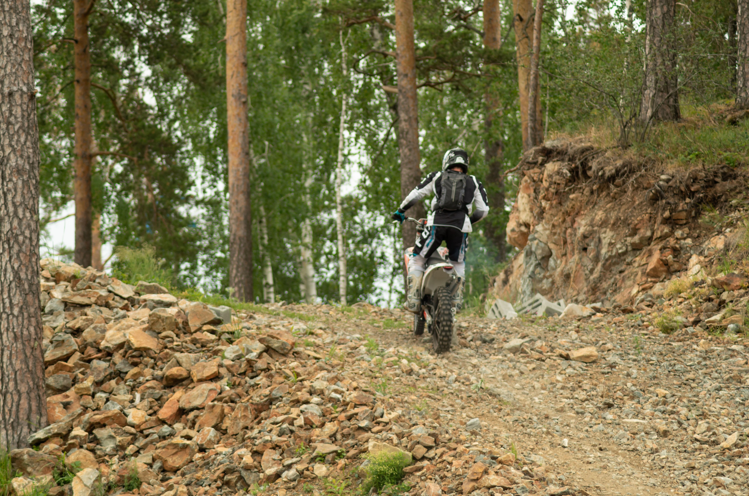 Мужской портрет: мотоцикл. Фотограф Марина Доглядная Челябинск фотосессии с лошадьми, мотоциклами