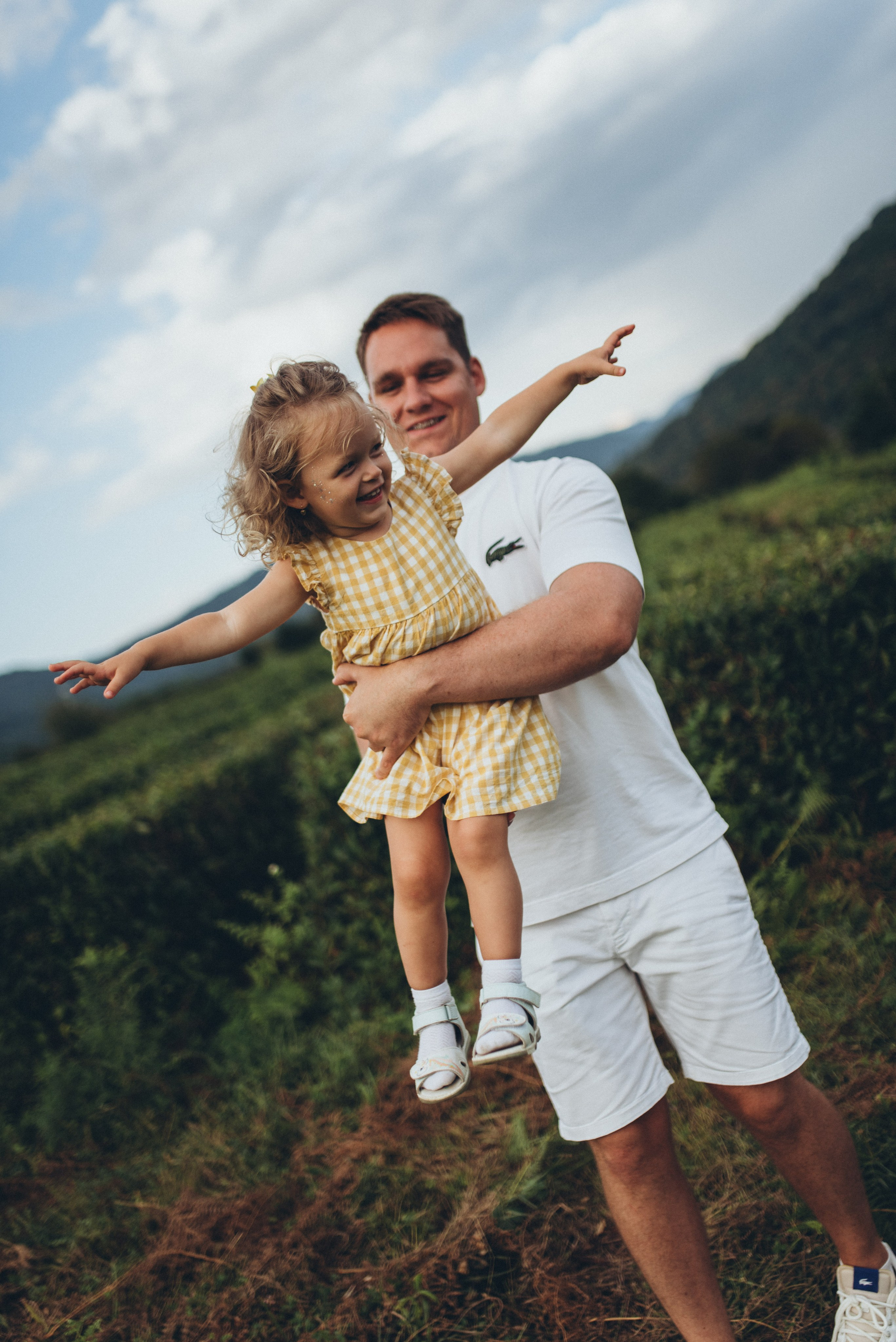 Семейная фотосессия на чайной плантации Сочи. Фотограф в Сочи — Маргарита Поганова