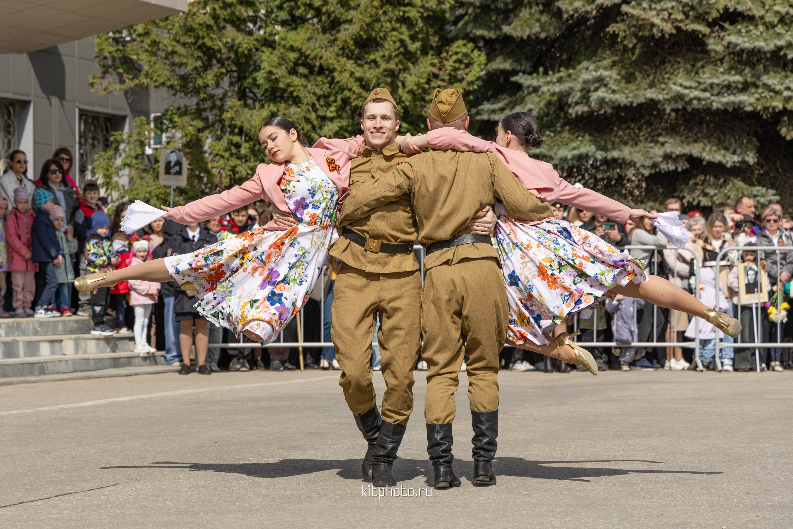 Фотосъёмка Дня Победы 2025 в Городце | Репортаж от KitPhoto. Фотограф Нижний Новгород Мария Китаева