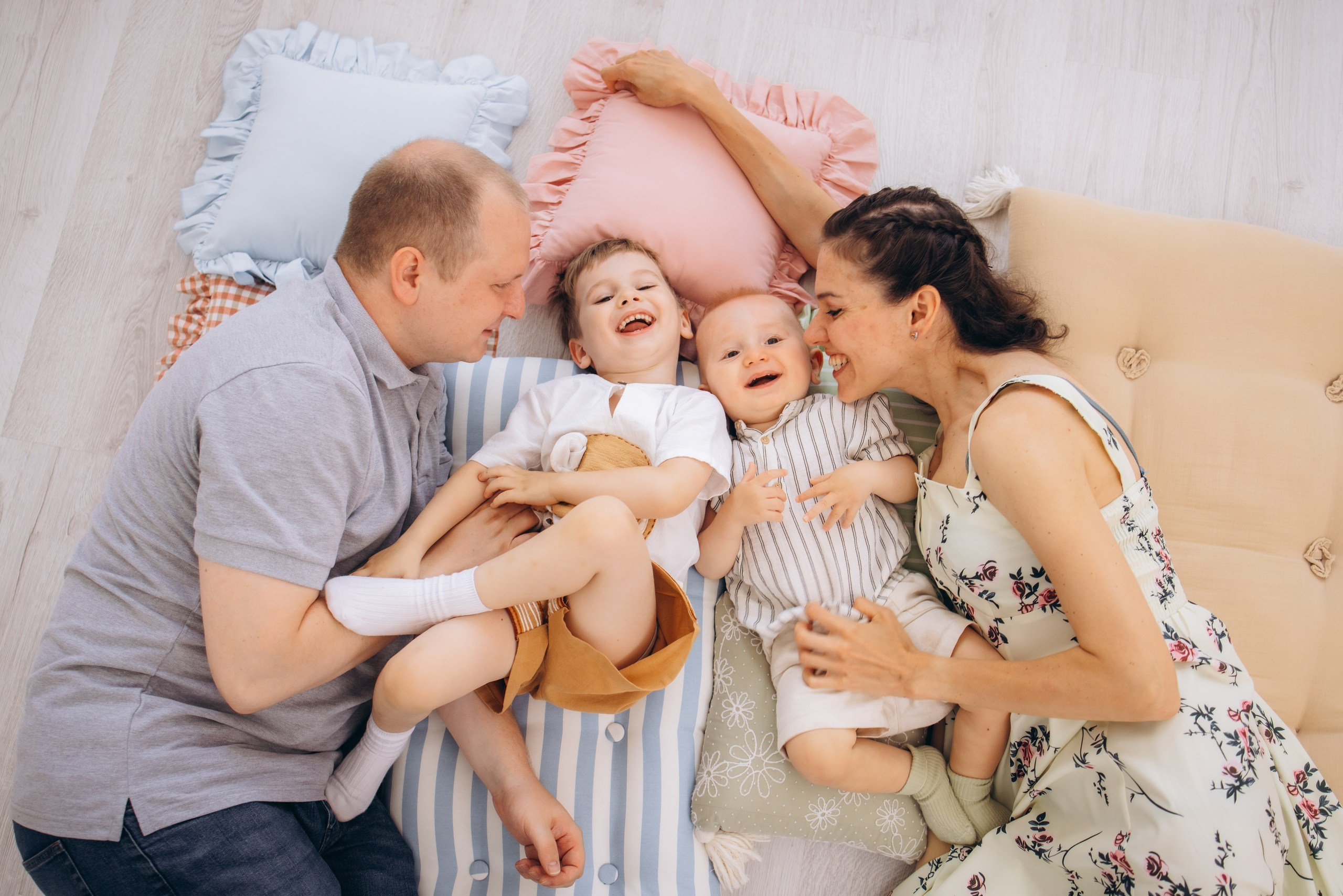 Семейная фотосессия в студии Sweet Home