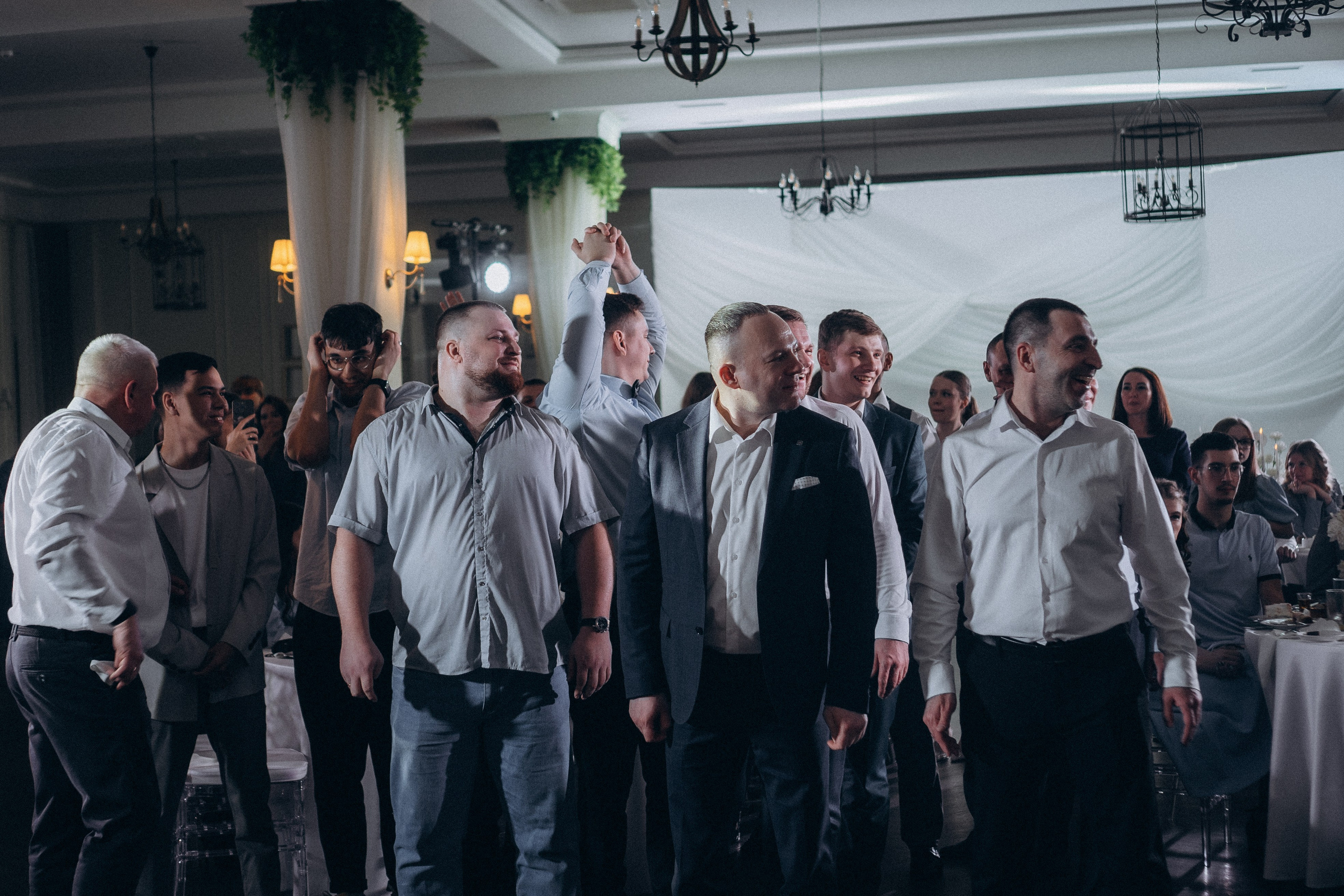 СВАДЕБНАЯ СЬЕМКА СБОРОВ В ОТЕЛЕ И ВЫЕЗД НА ЦЕРЕМОНИЮ (СНЯТО В СИБИРЕ В НИЖНЕВАРТОВСКЕ). Профессиональный фотограф, Санкт-Петербург — Виктория Богомолова