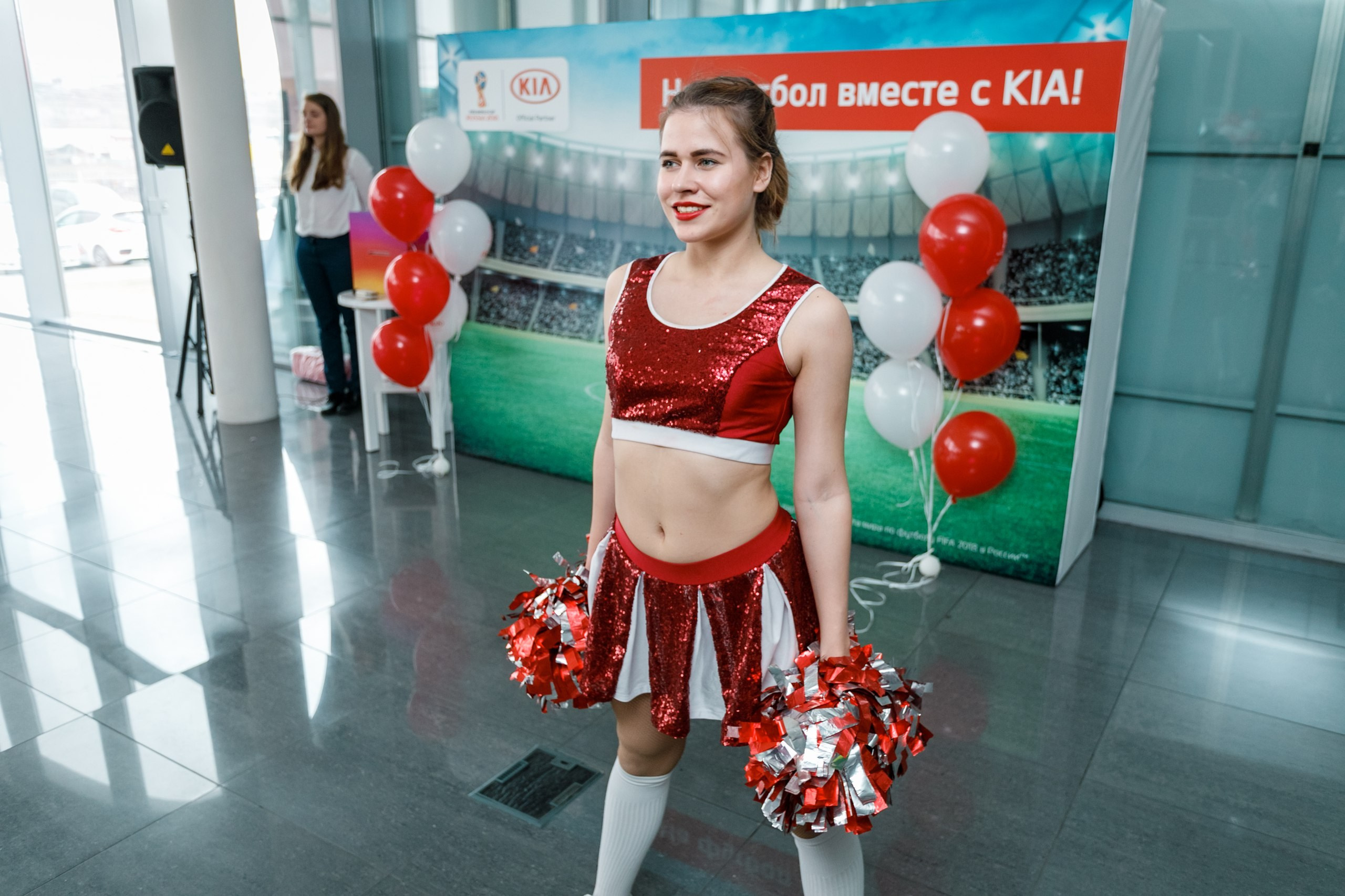 Розыгрыш билетов на ЧМ по футболу FIFA @ Киа Центр. Репортажный фотограф Максим Полянский. Москва, Санкт-Петербург, Красноярск