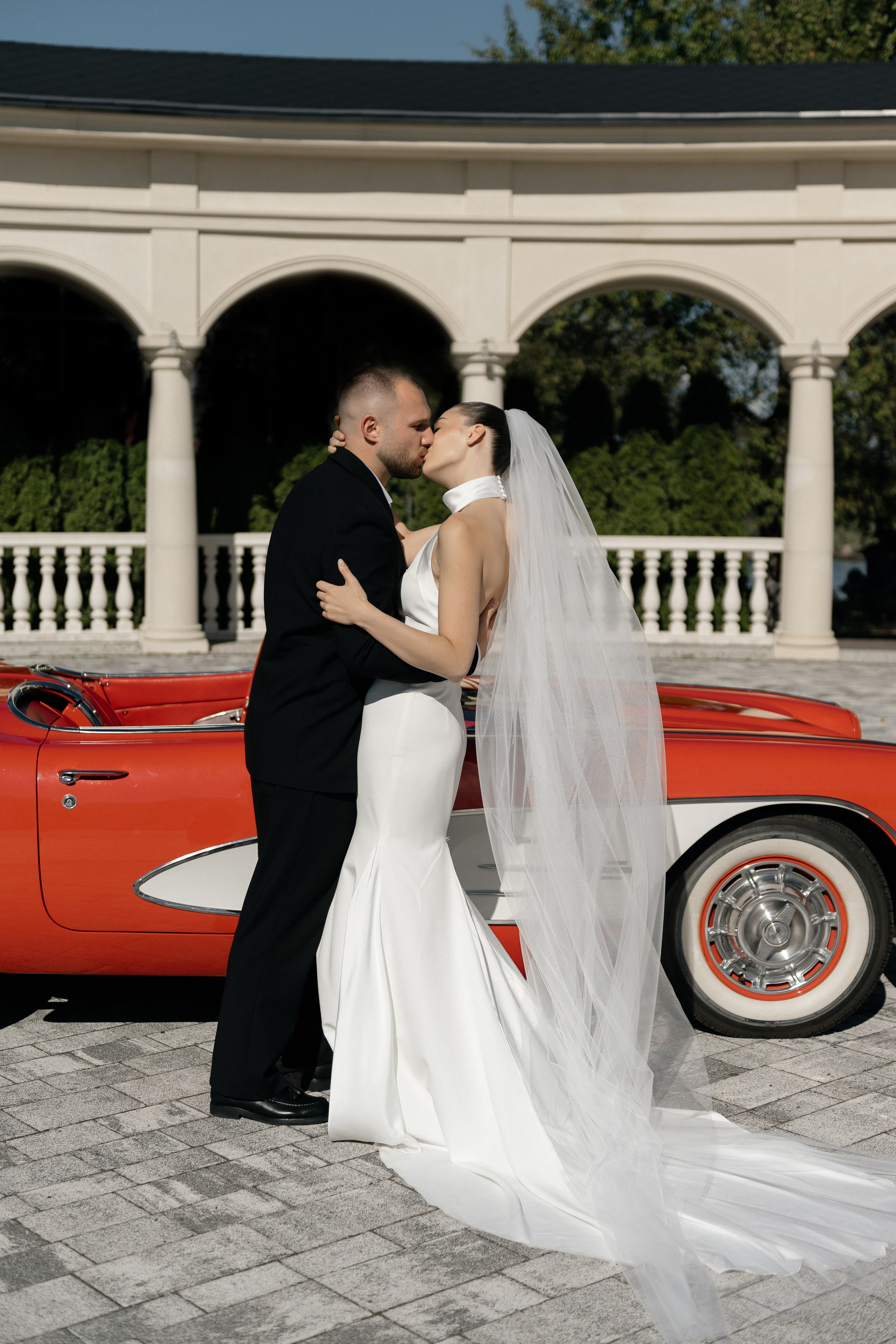 Wedding day in VERSAL PARK. Wedding PHOTOGRAPHER Andrew Vnukov