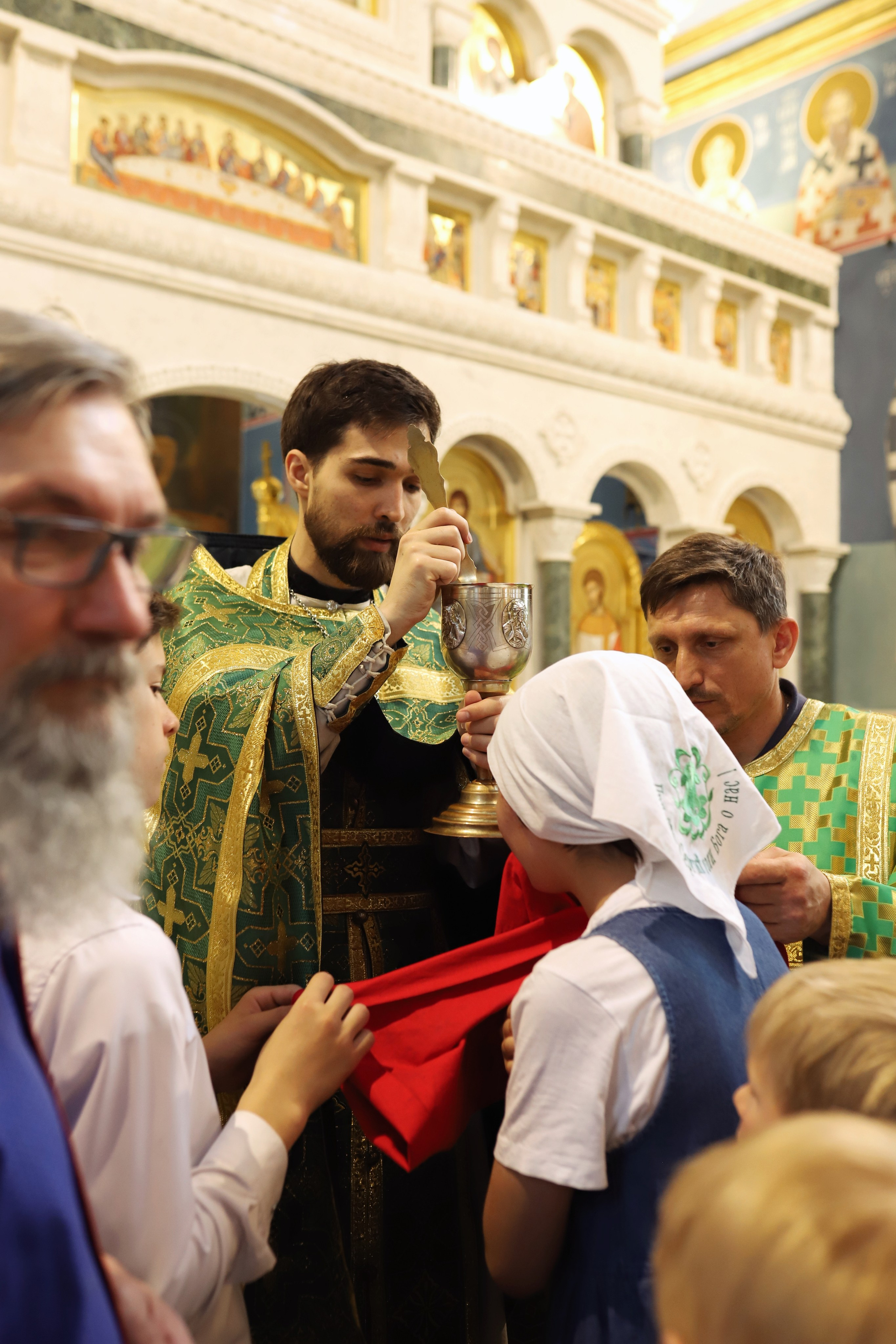 Съемка Литургии. Фотограф и видеограф в Санкт-Петербурге
