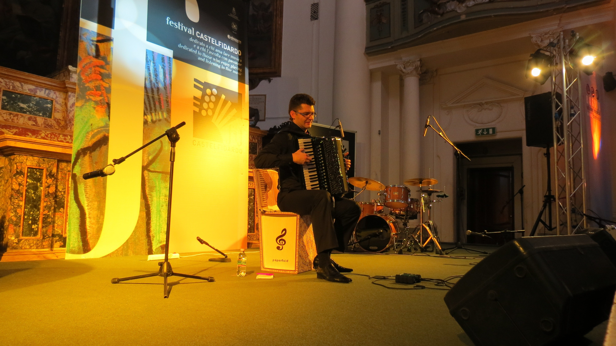 Аккордеонист Мирослав Лелюх