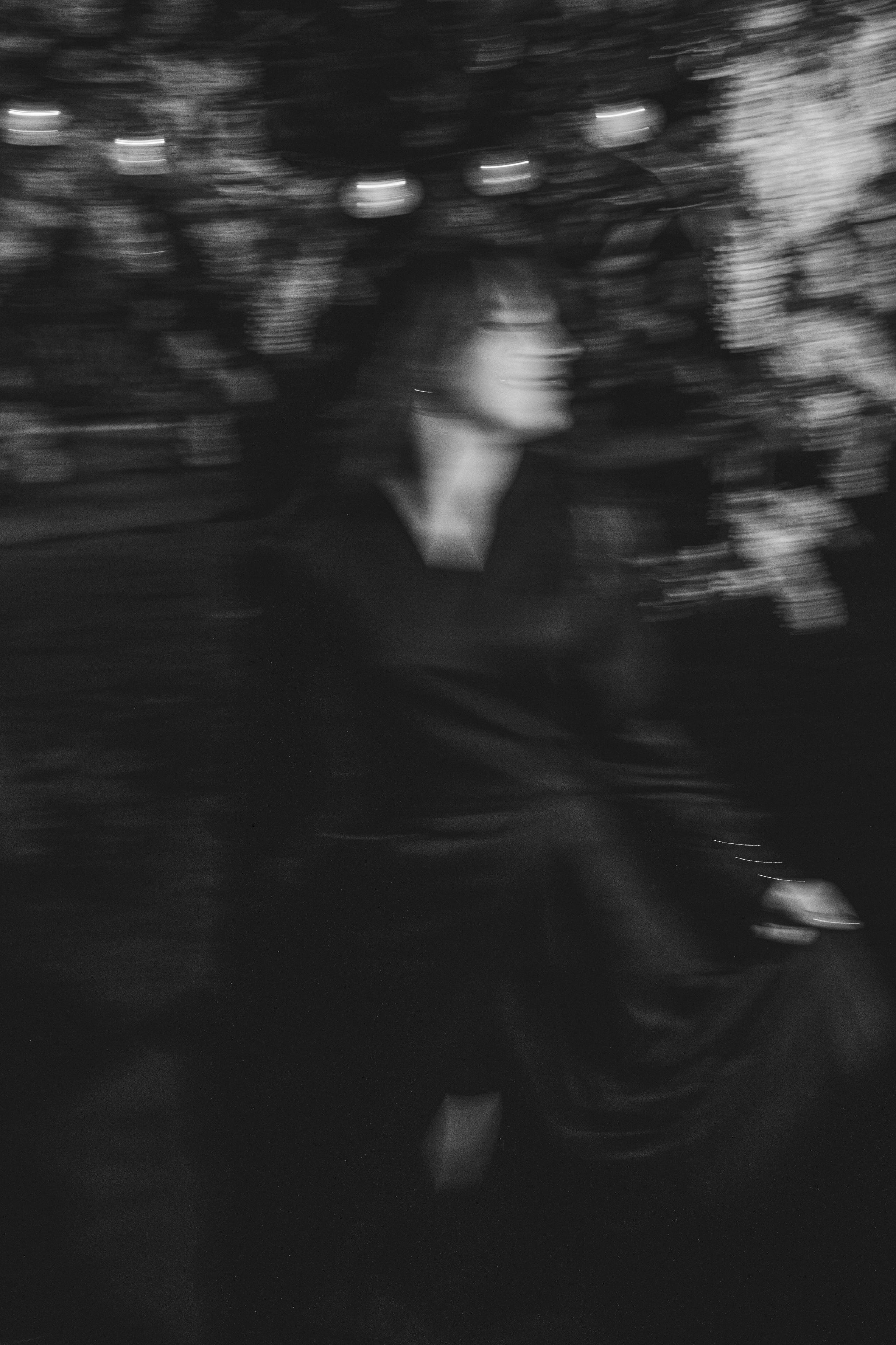 Ангелина. Ночь и цветы. Фотограф Регина Крикунова г. Красноярск