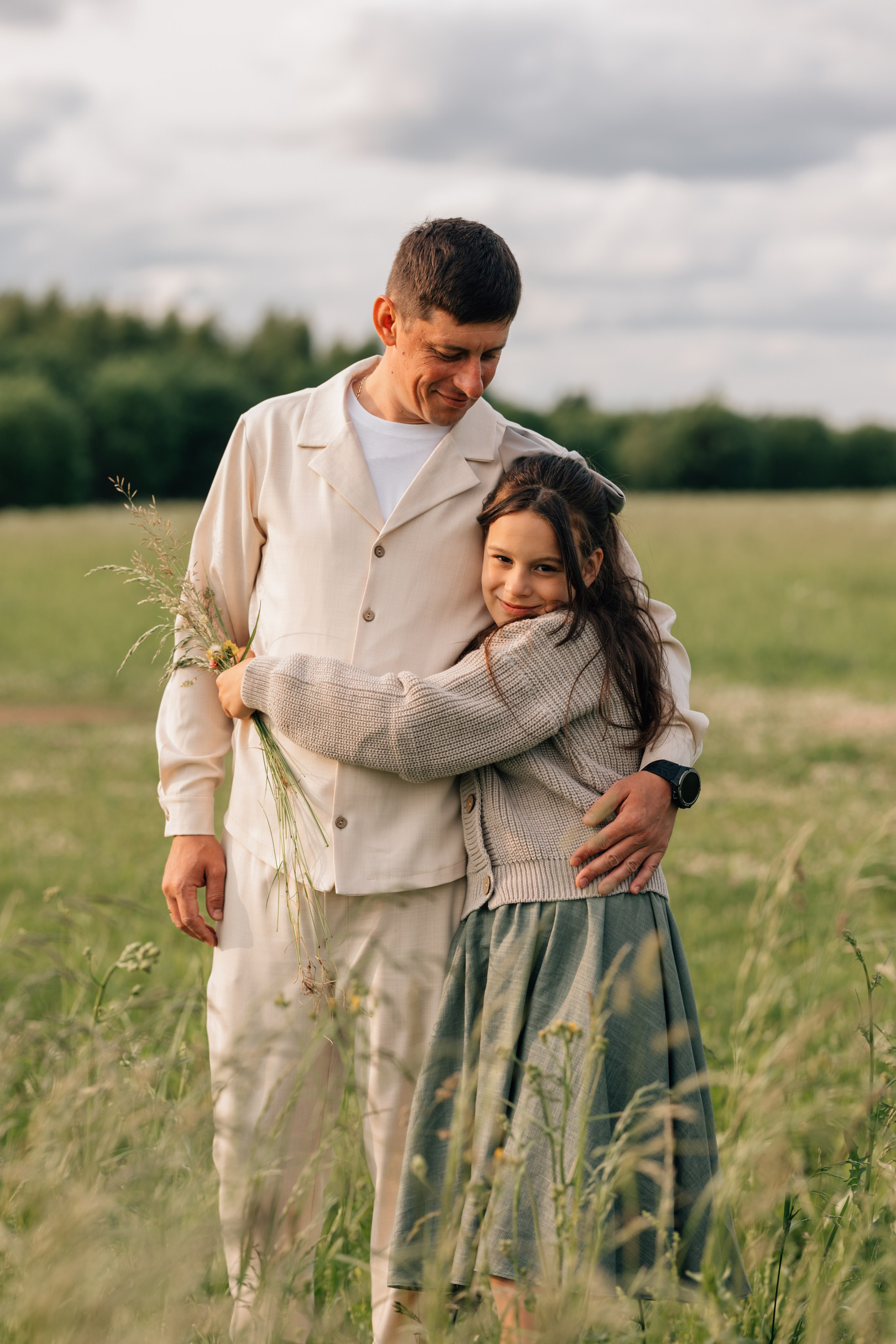 Анна, Марчелло, Настенька и Влада в поле. Фотограф Москва Светлана Кирюшина