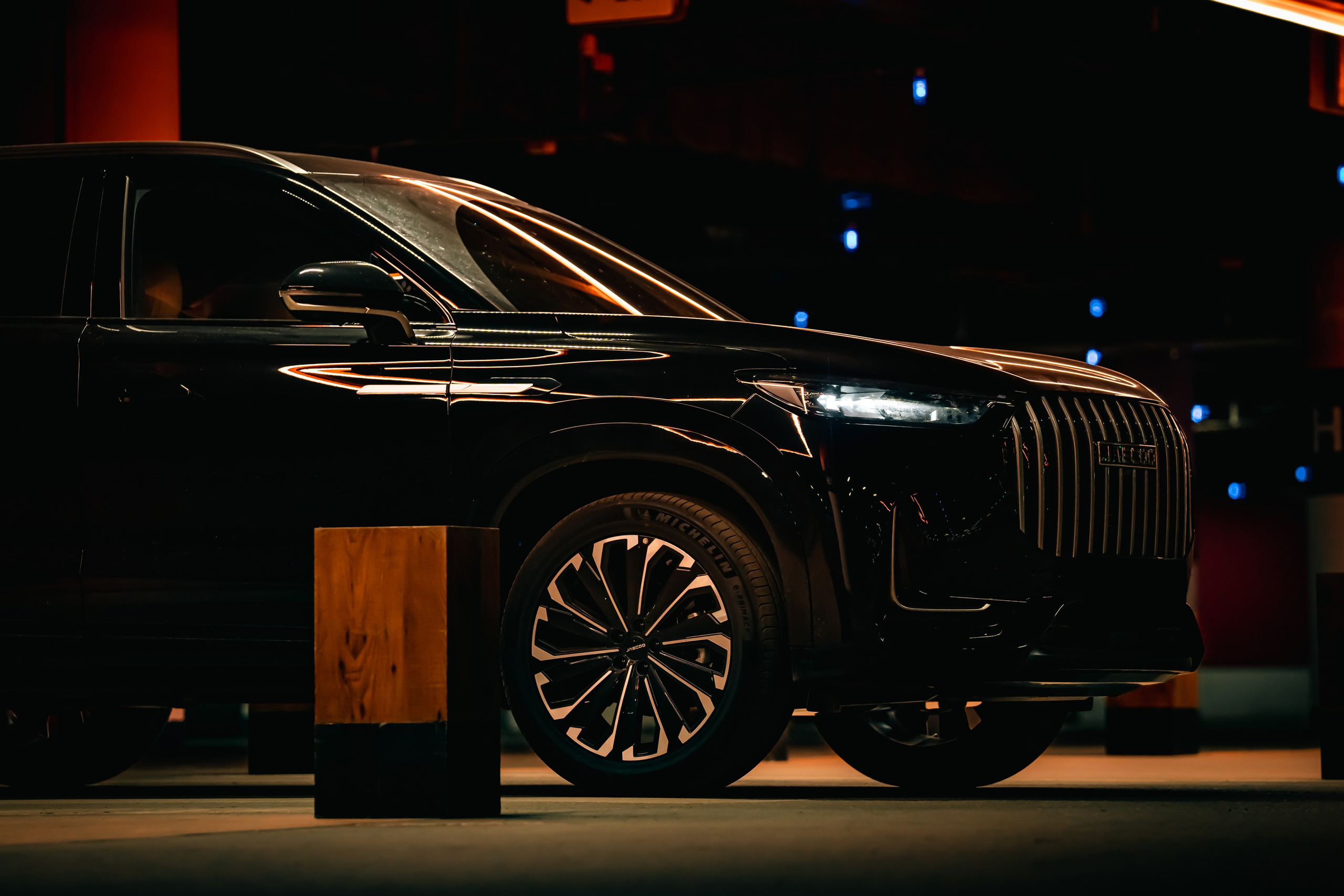 Съемка Автомобилей и спец техники. Студия визуального контента в Санкт-Петербурге и Москве