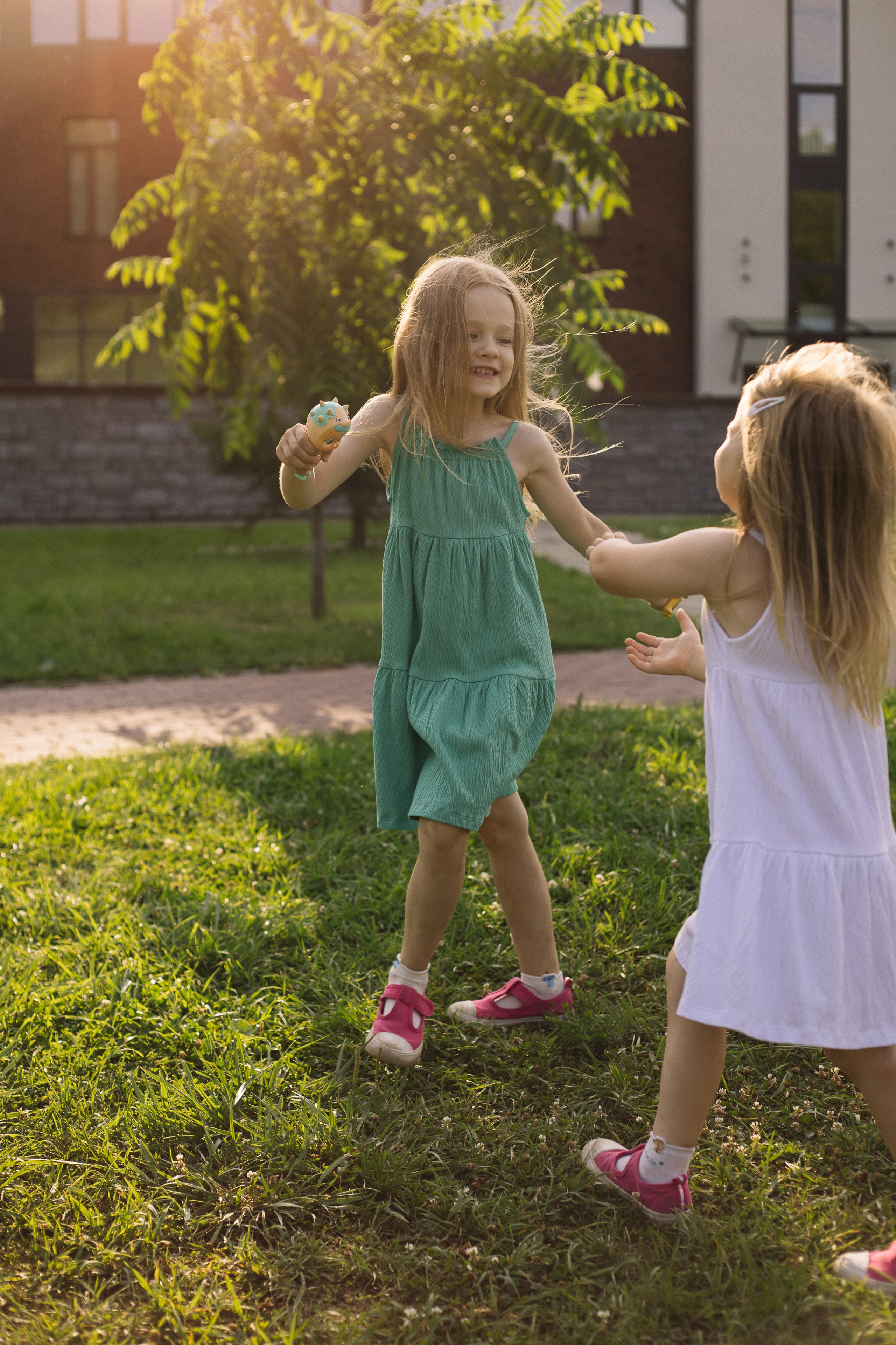 Мама с дочерьми на прогулке. Семейный фотограф в Томске Максимова Екатерина