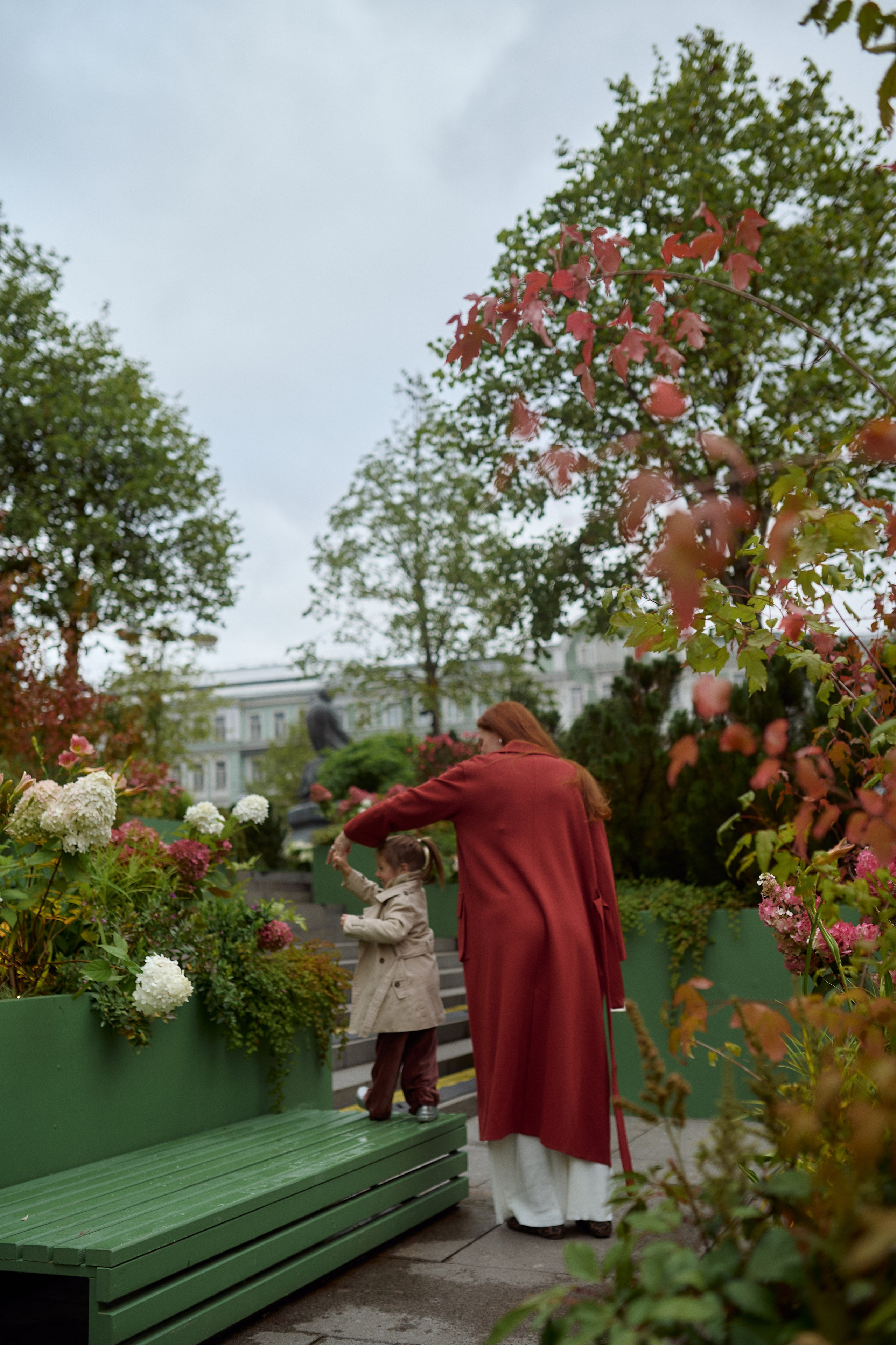 Рита и Кира. Прогулка по центру. Семейный и свадебный lifestyle-фотограф в Москве Мария Петрова