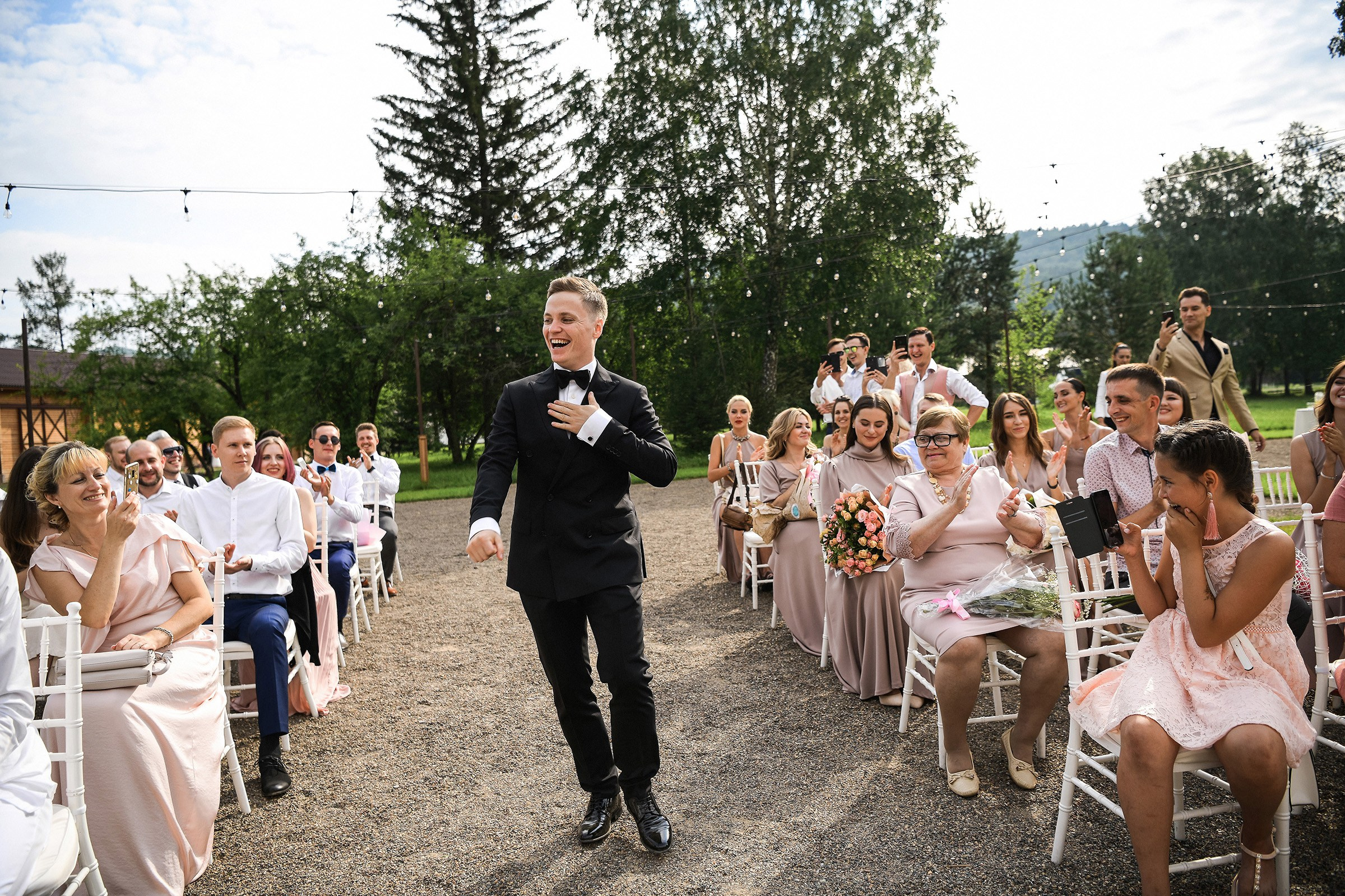 🌄 Демьян и Катя — свадьба в нацпарке "Столбы" | Веселый банкет и эпичные фото на скалах. 📸 Свадебный и семейный фотограф в Красноярске Тихомиров Евгений | 17 лет опыта | 800+ свадеб