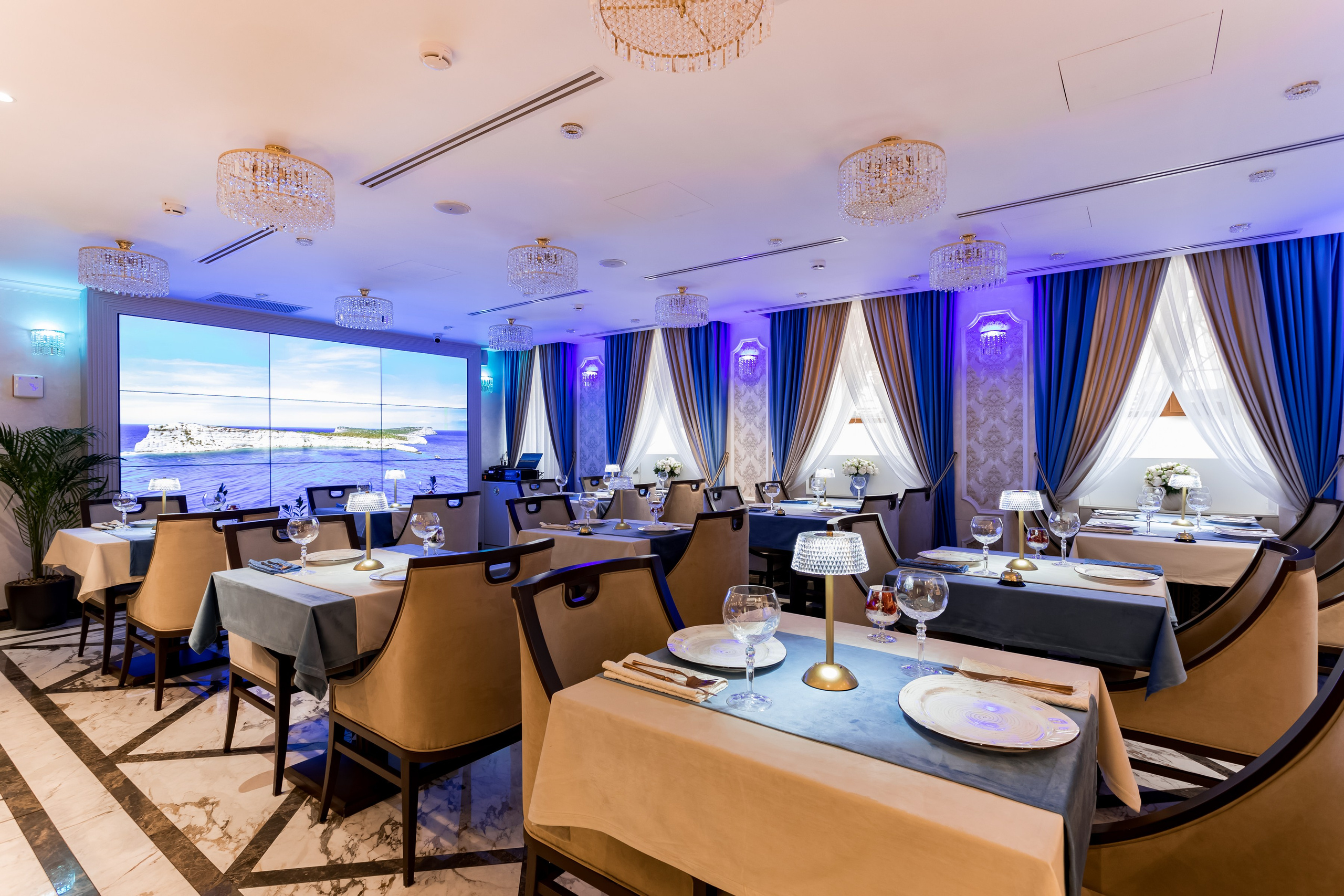 Фотосъемка для ресторана Волшебная арфа. Интерьеры, Контент, Портреты | Фотограф в Москве Дани Терно