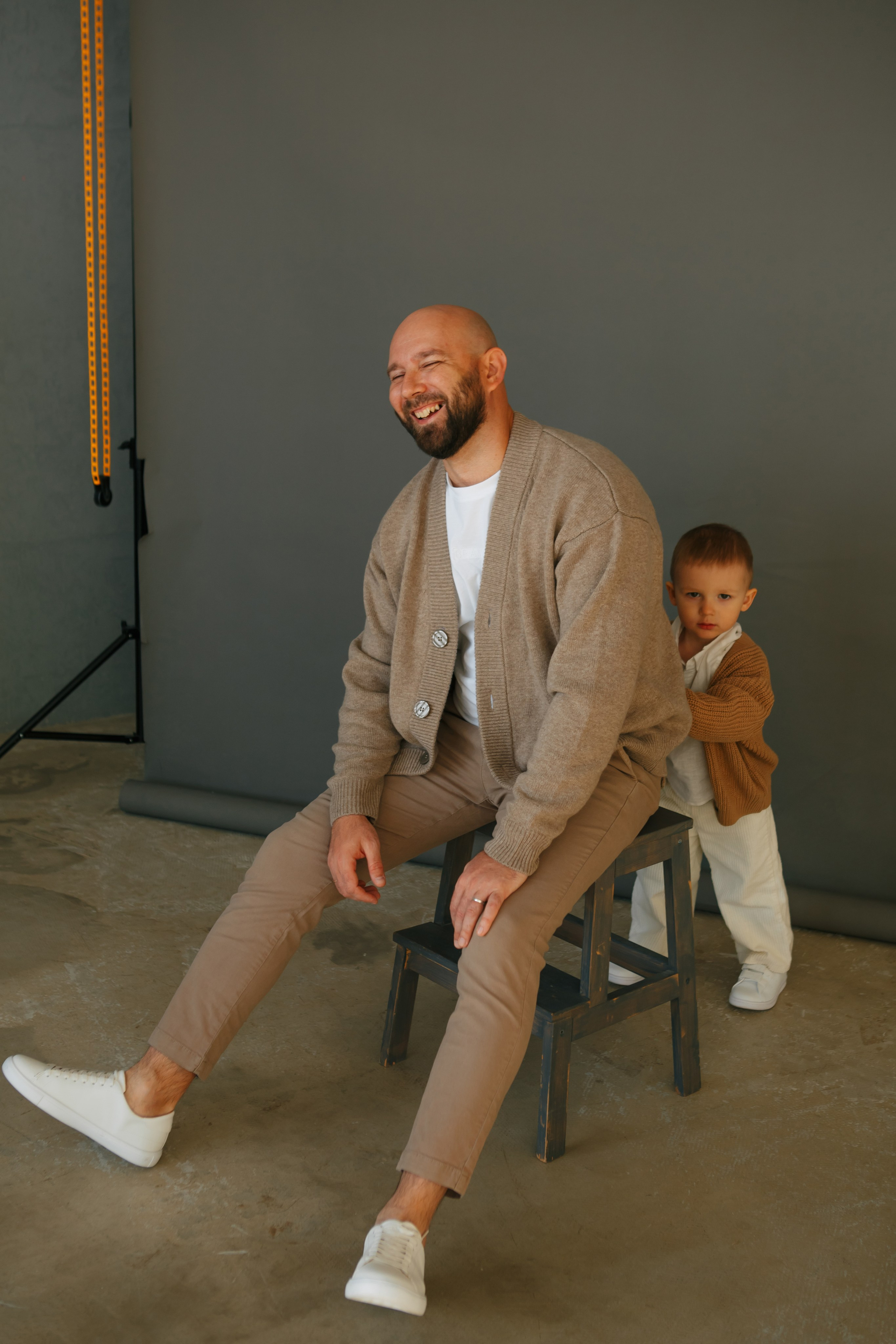 Семейная фотосессия в минималистичном стиле. Фотограф Александра Рышкова