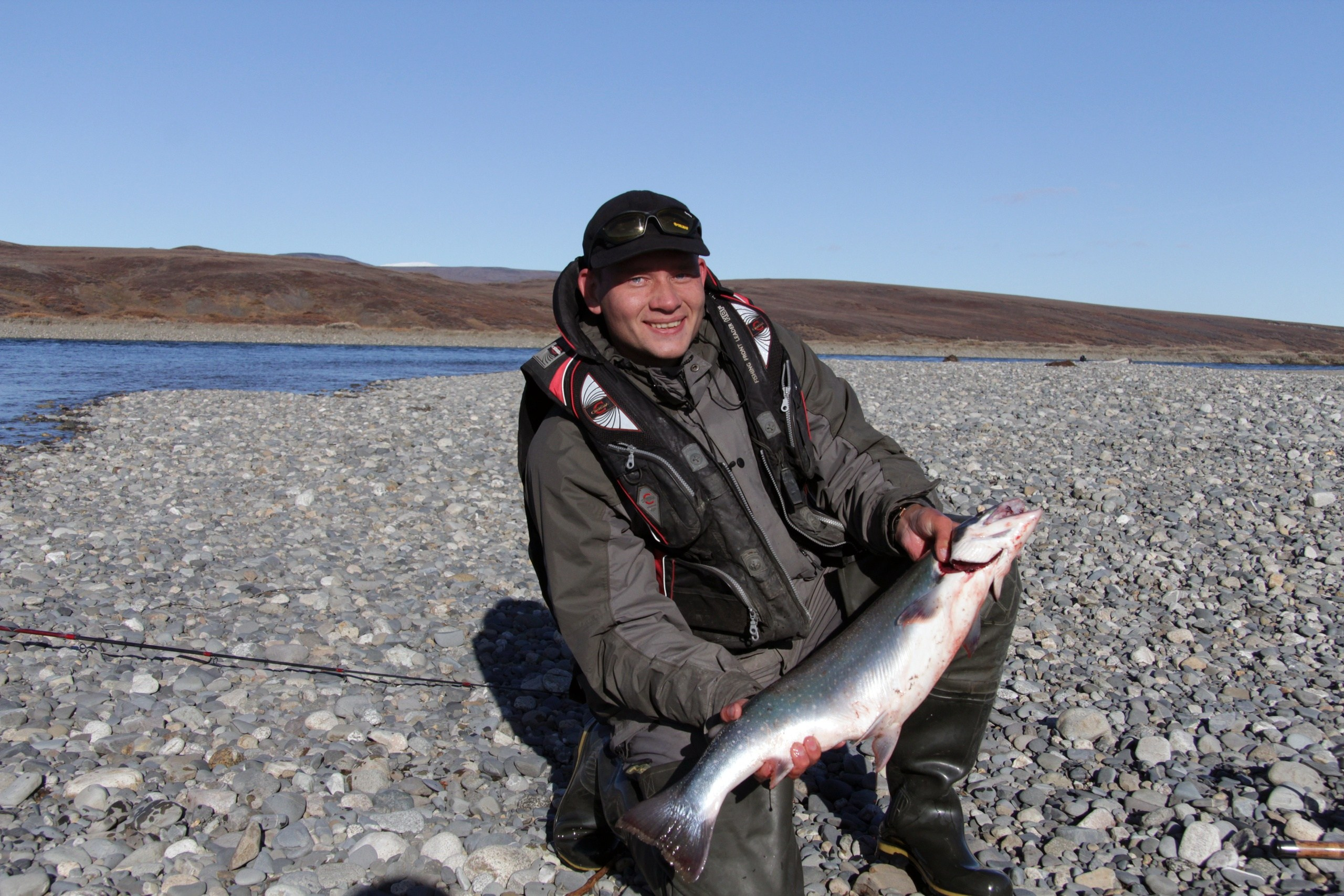 Станислав Щербаков, главный редактор журнала Солдаты России, спецкорреспондент, журналист, ВГИК, Золотой Витязь, лауреат премии союза журналистов России, режиссёр, продюсер, сценарист, актер, предприниматель, руководитель студии 365, руководитель компании Русские медиакоммуникации, Миасс, Москва 89514577151, Президентский полк. Чукотка рыбалка