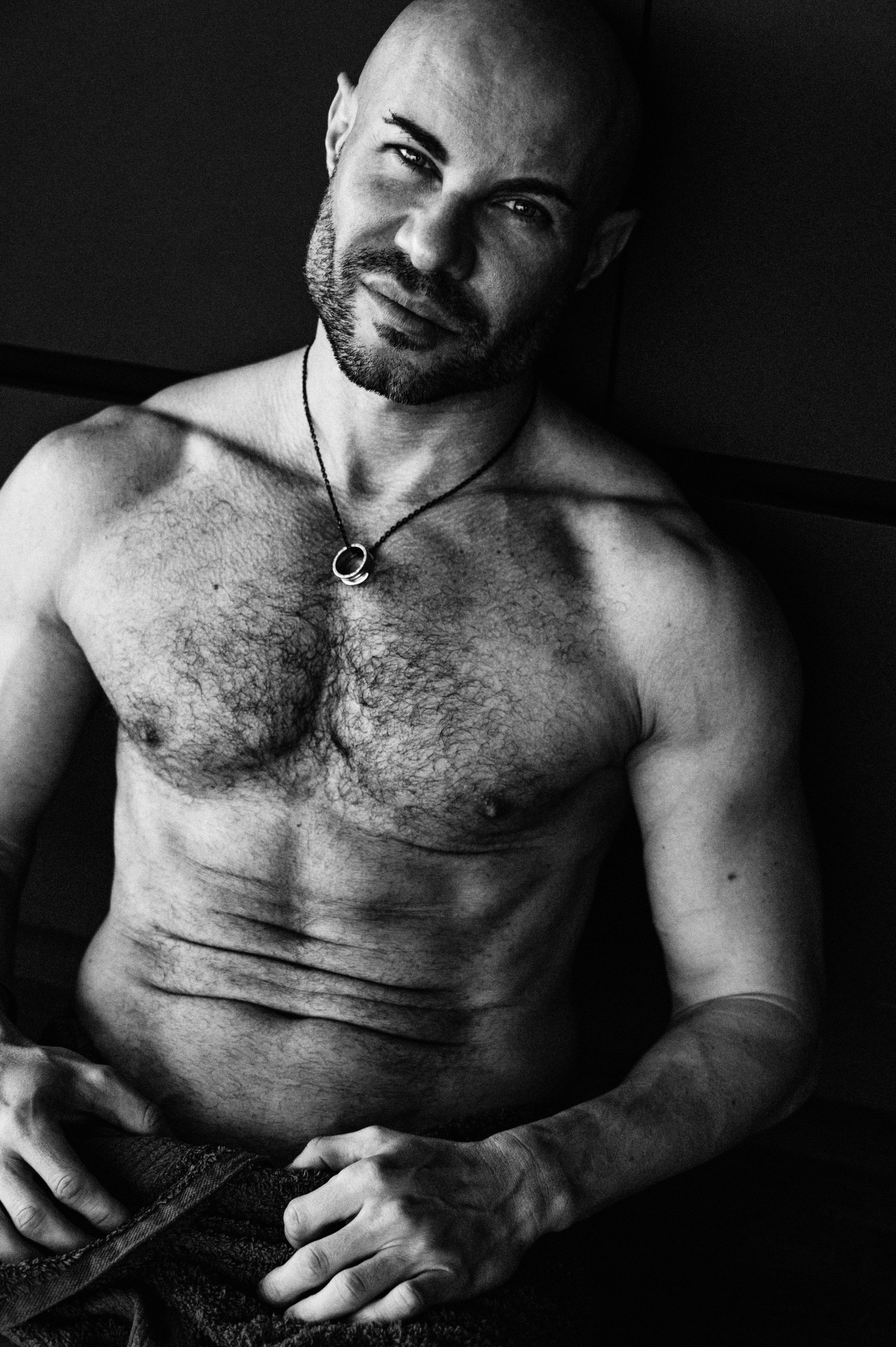 Матвей. Профессиональный фотограф беременности в СПБ. Стильные фотосессии беременности в стиле минимализм и классическая фотография