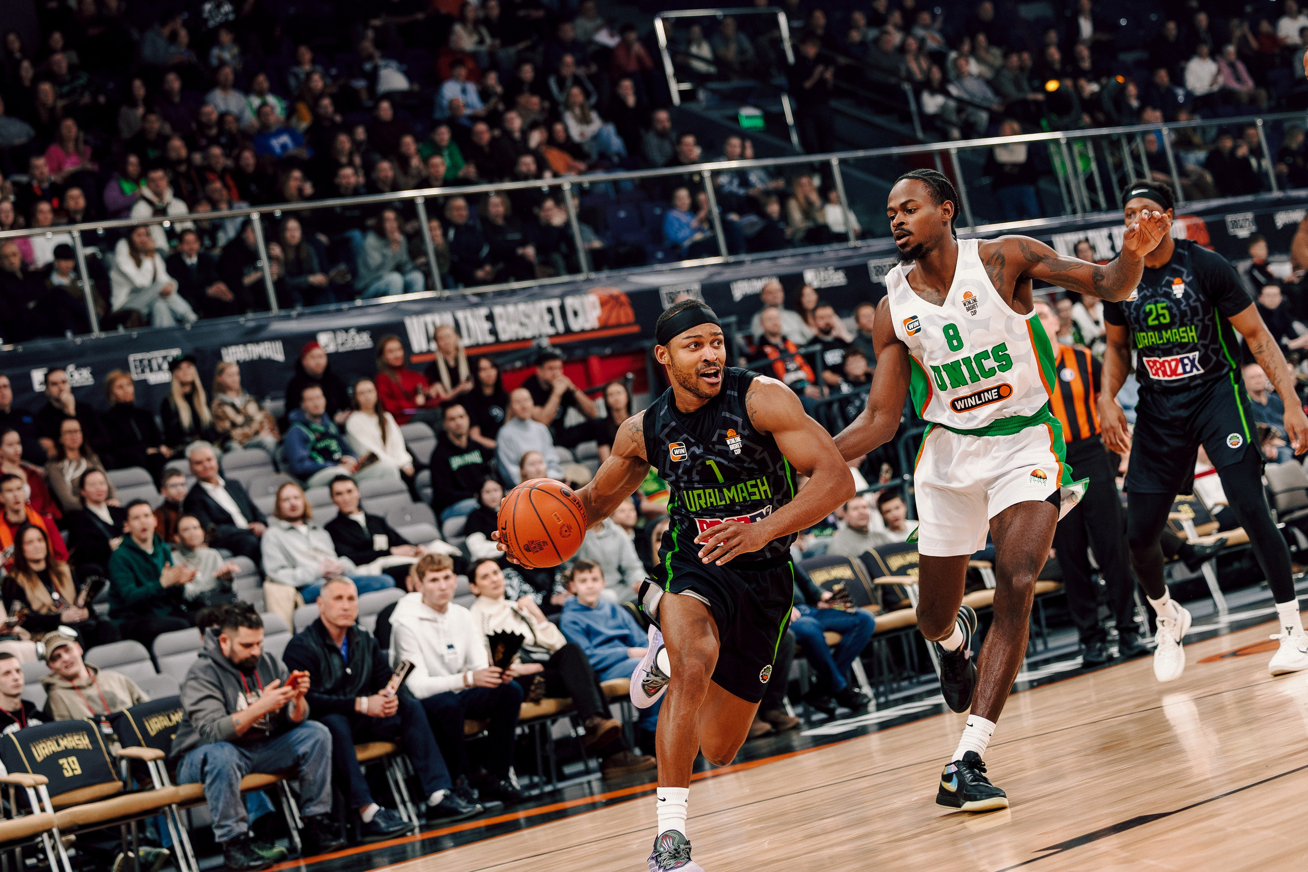 Winline Basket Cup — УРАЛМАШ — УНИКС. Лёшка Варзегов — фотограф