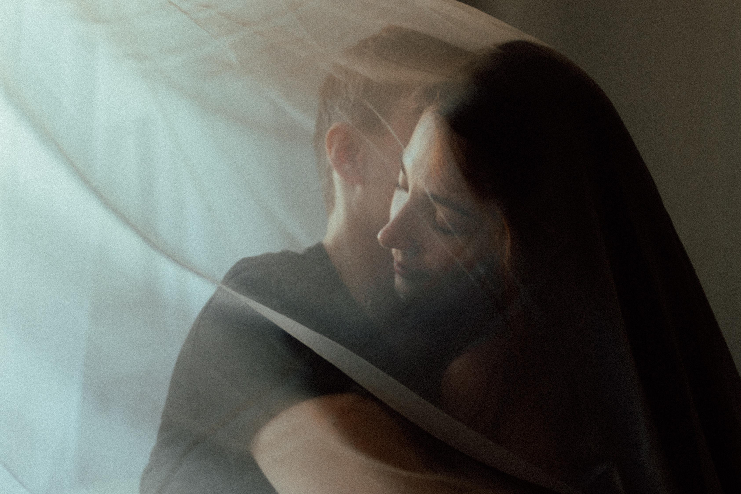 Одни в комнате. Фотограф в Санкт-Петербурге Вера Сивенкова