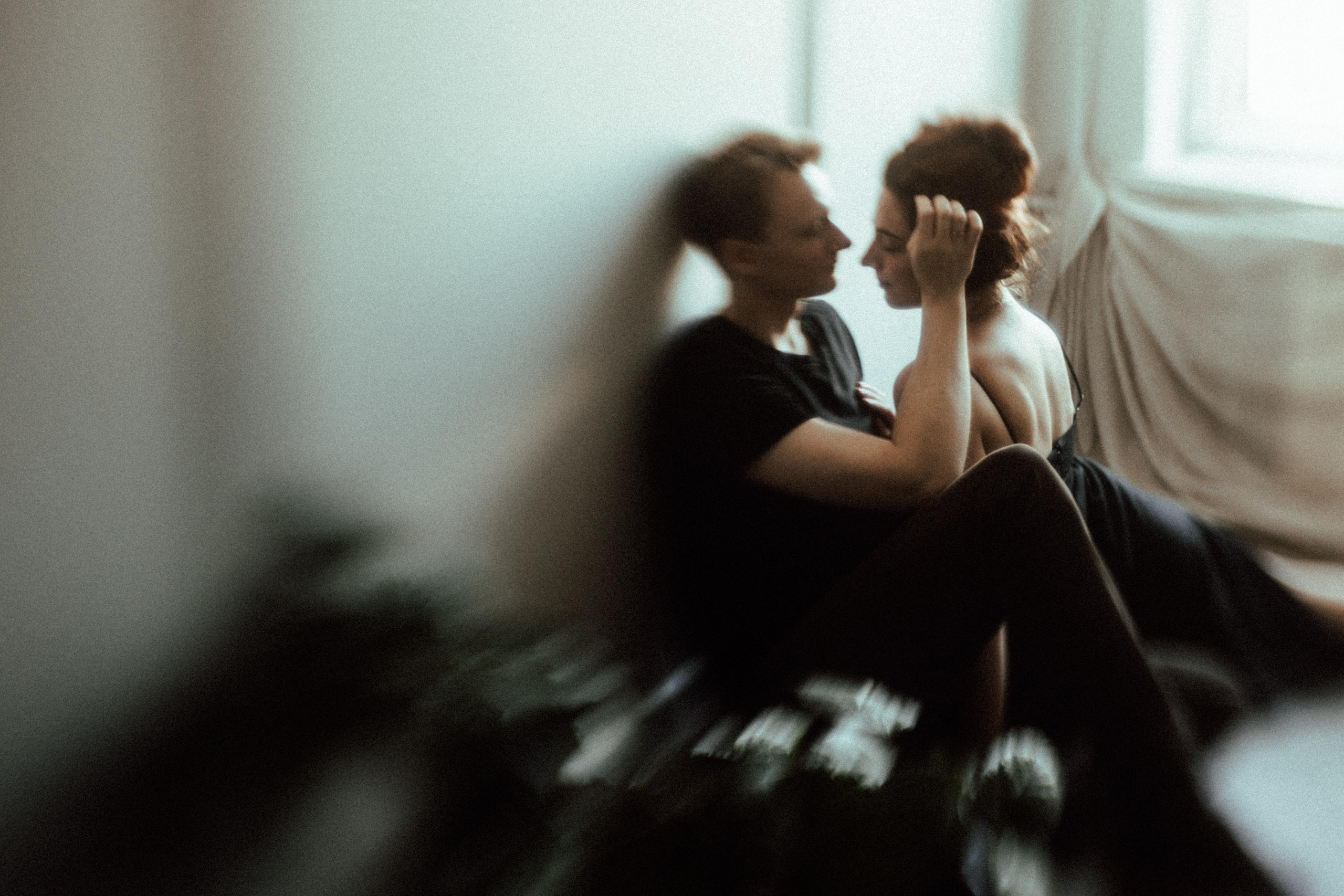 Одни в комнате. Фотограф в Санкт-Петербурге Вера Сивенкова