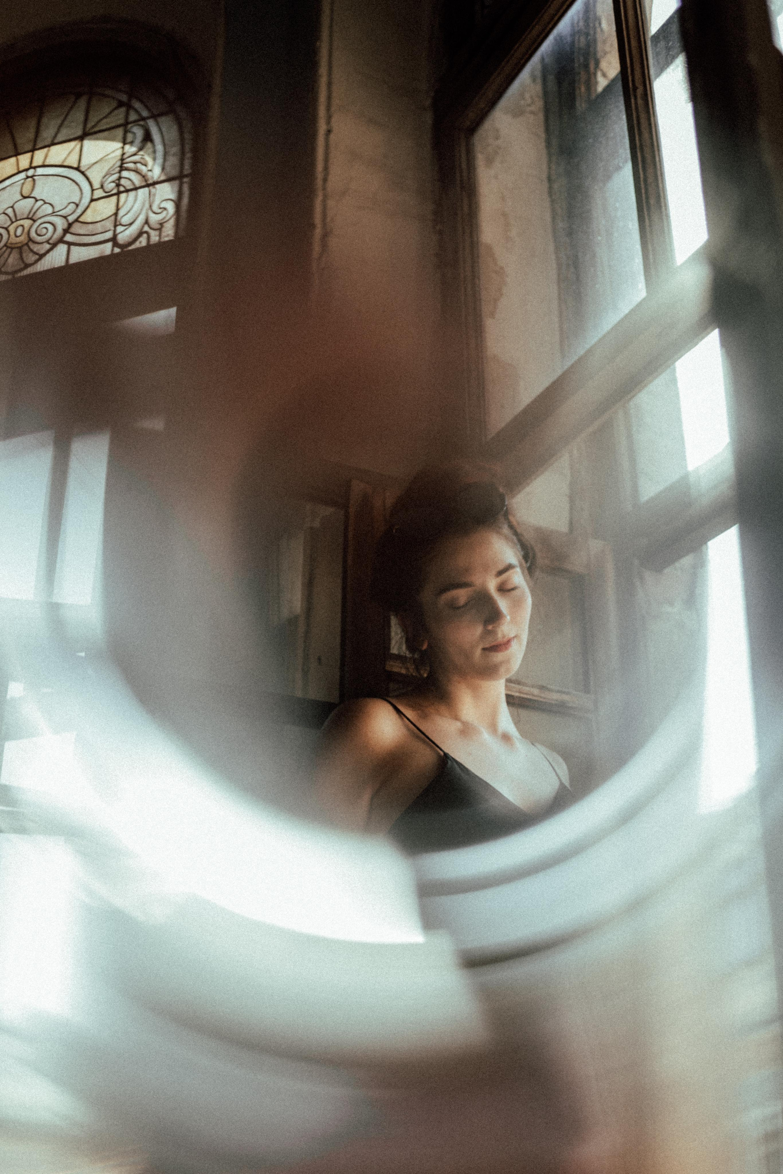 Одни в комнате. Фотограф в Санкт-Петербурге Вера Сивенкова