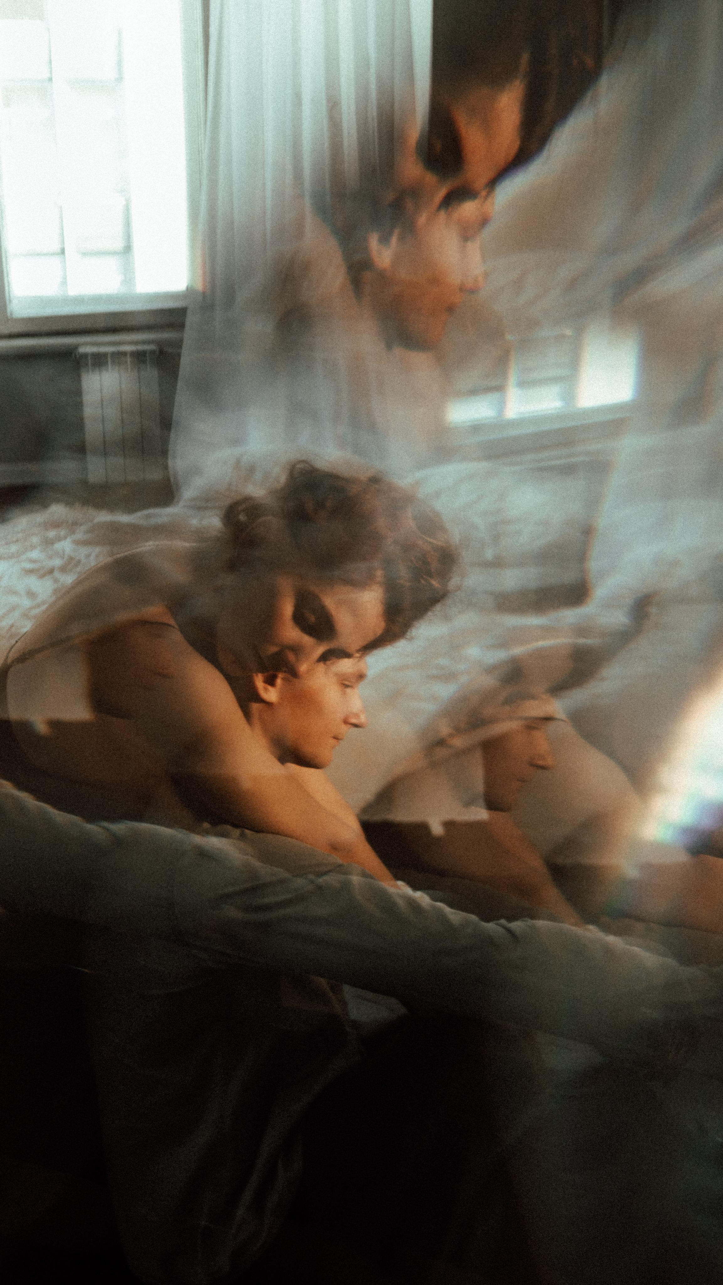 Одни в комнате. Фотограф в Санкт-Петербурге Вера Сивенкова