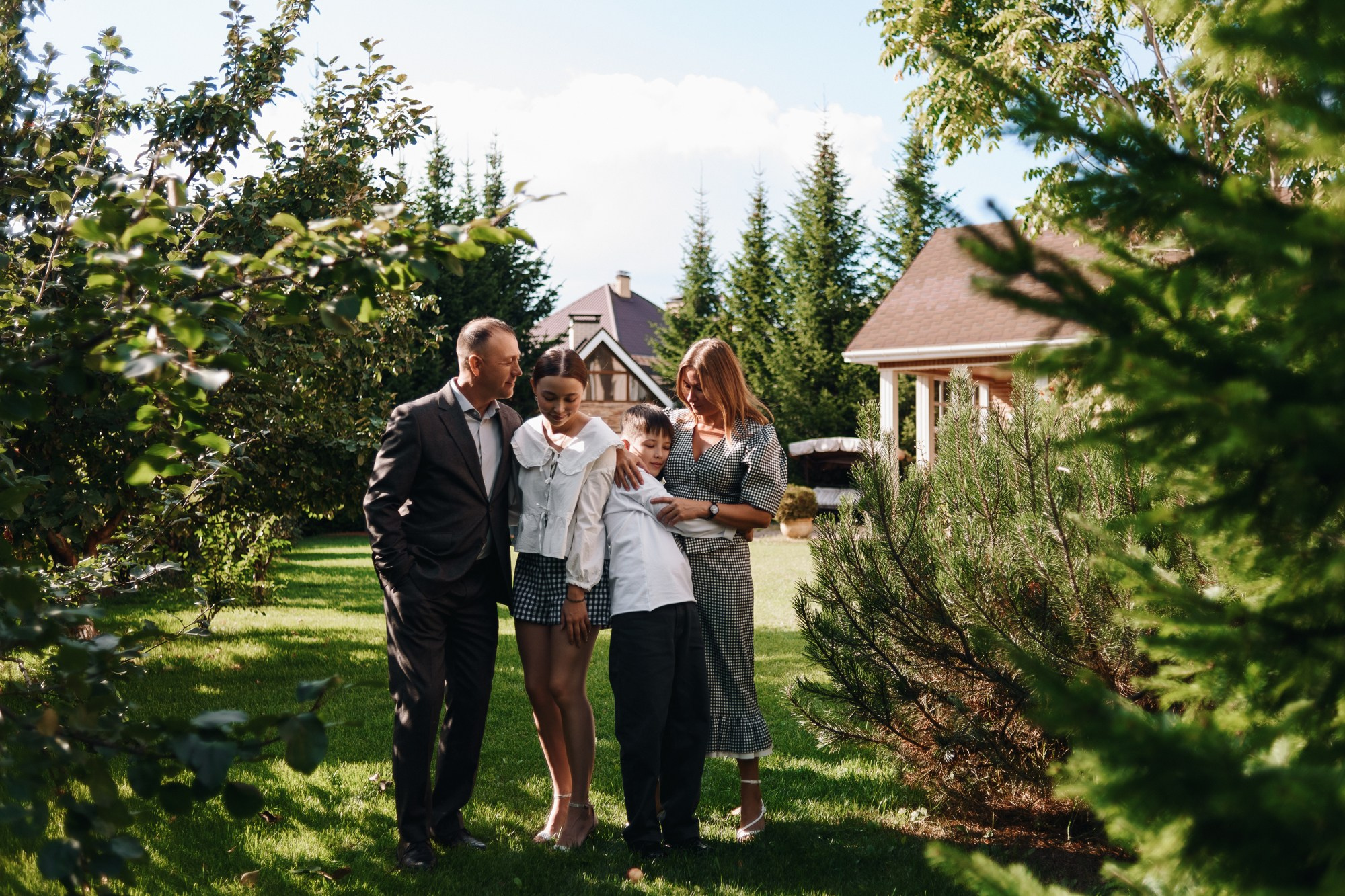 Семейная фотосессия в Тюмени — портреты поколений. Портретный фотограф Тюмень Дарья Мустафина