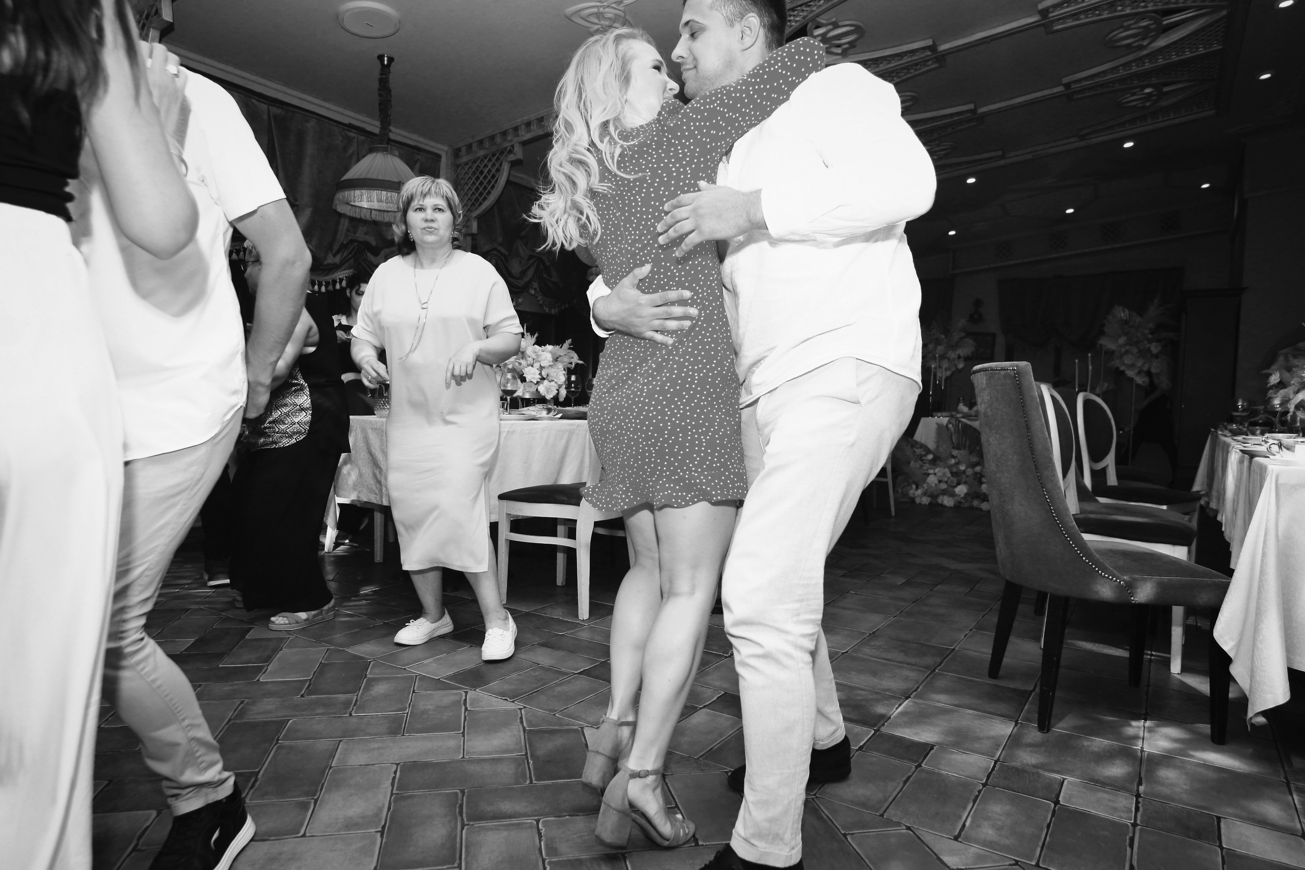 Съемка пары в отеле, на природе, в городе. Свадебный и репортажный фотограф в Ярославле и Санкт-Петербурге Роман Микрюков