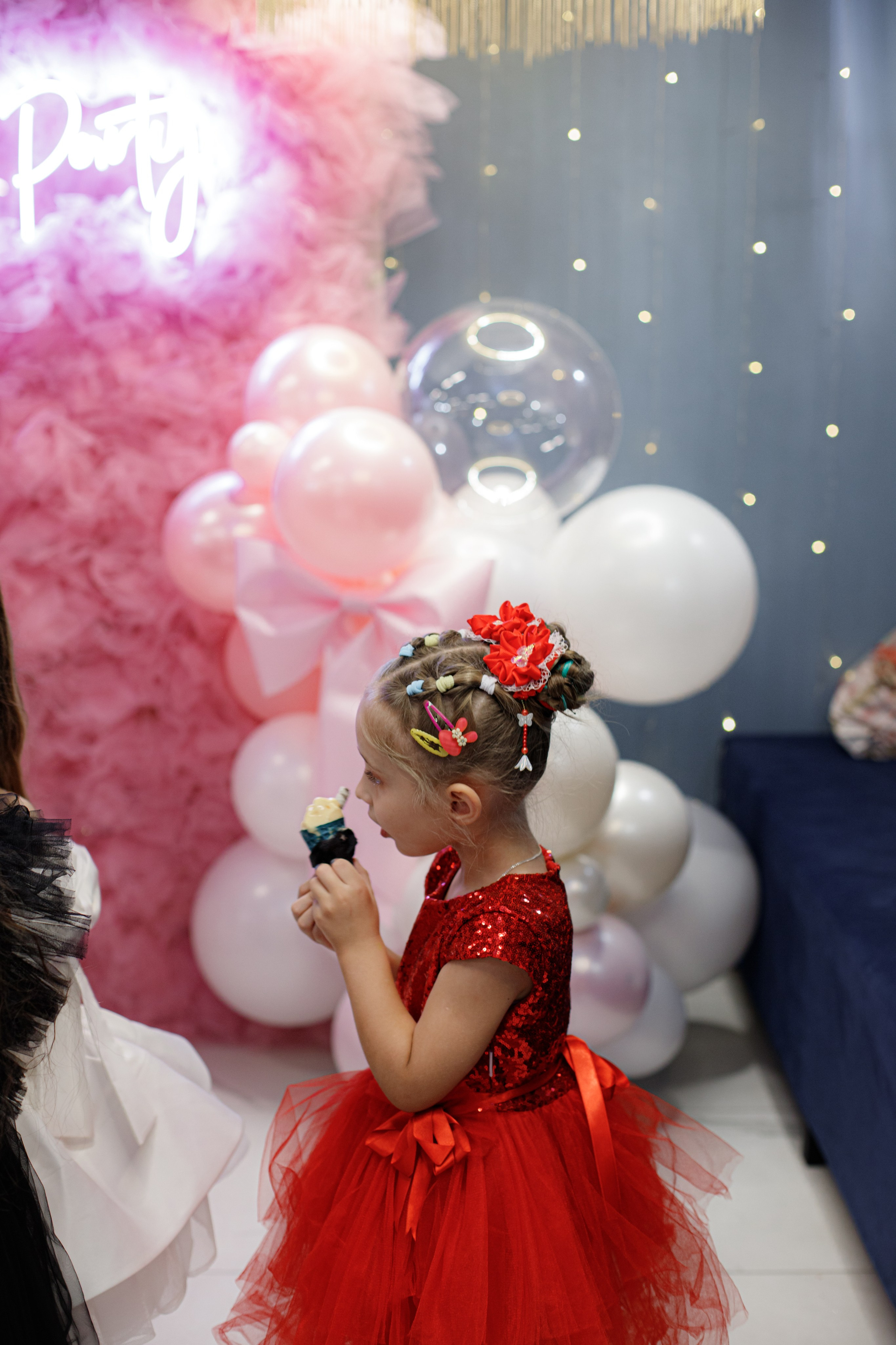 ASIA'S BIRTHDAY PARTY. Photokarish