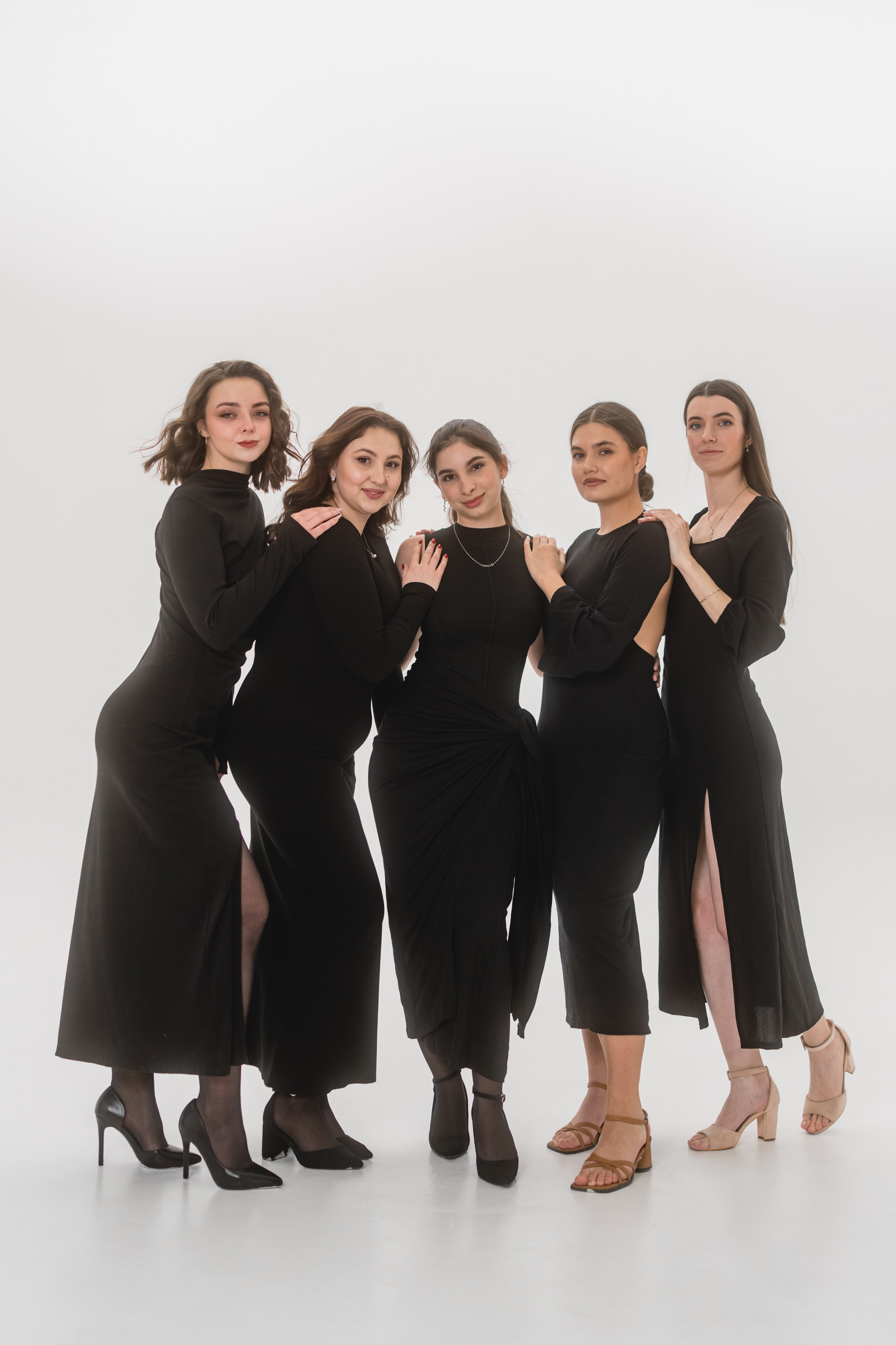 Студийная групповая фотосессия. Свадебный и индивидуальный фотограф Аля Мамакова