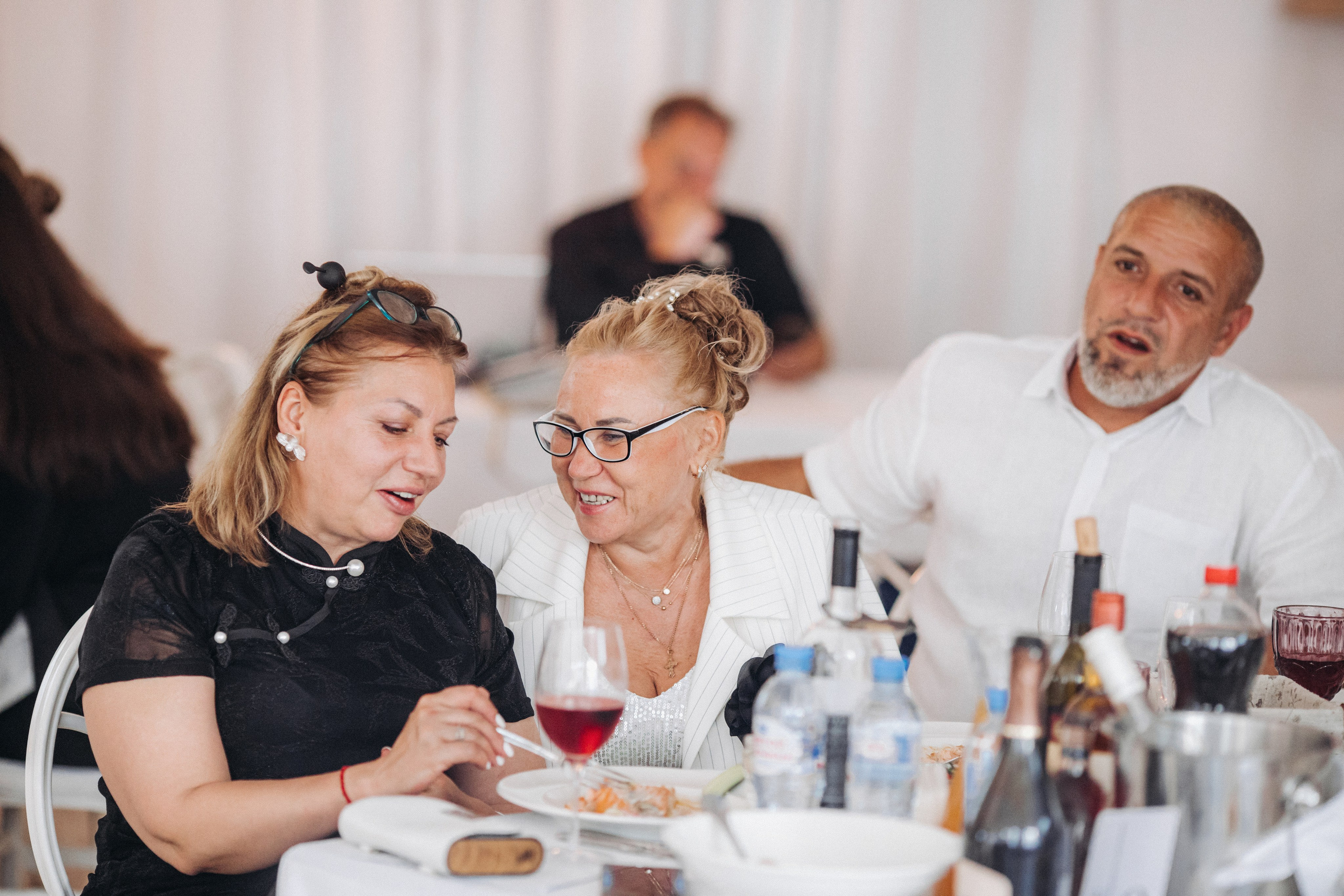 Vlad & Nadya (Saint-Petersburg, Russia). Destination wedding photographer Peter Letu