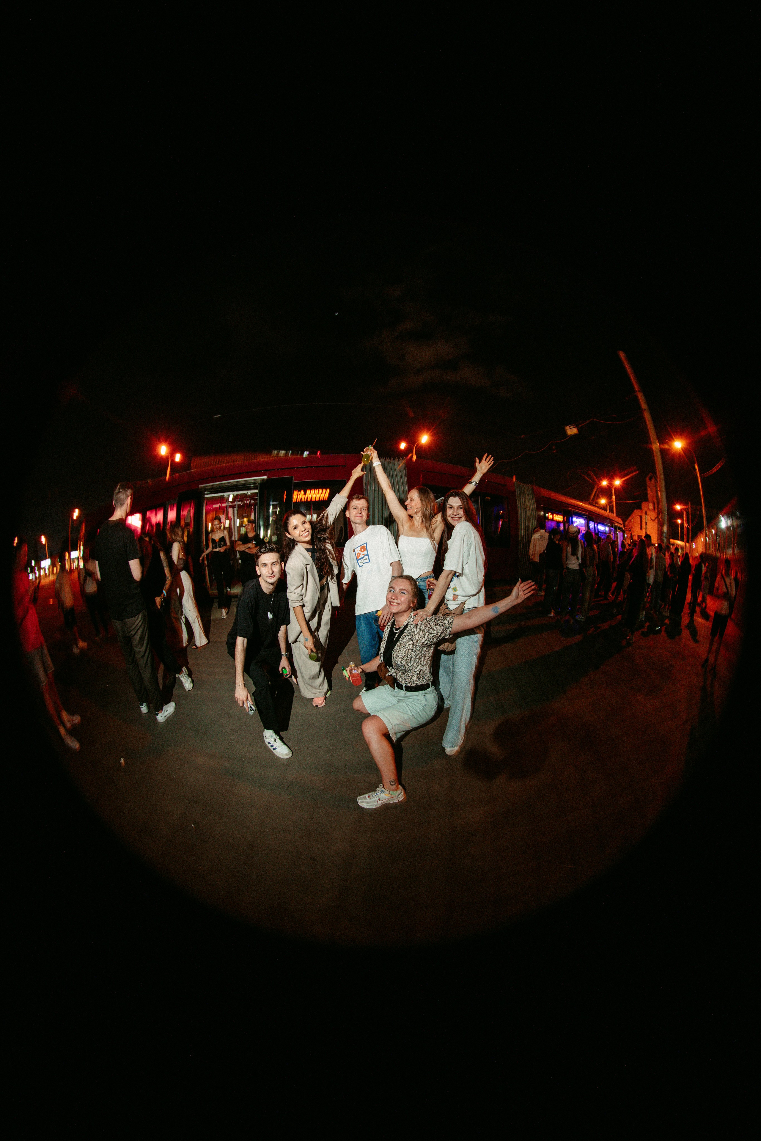 Вечеринка в трамвае / 2024. Саша Копылов, фотограф в Казани