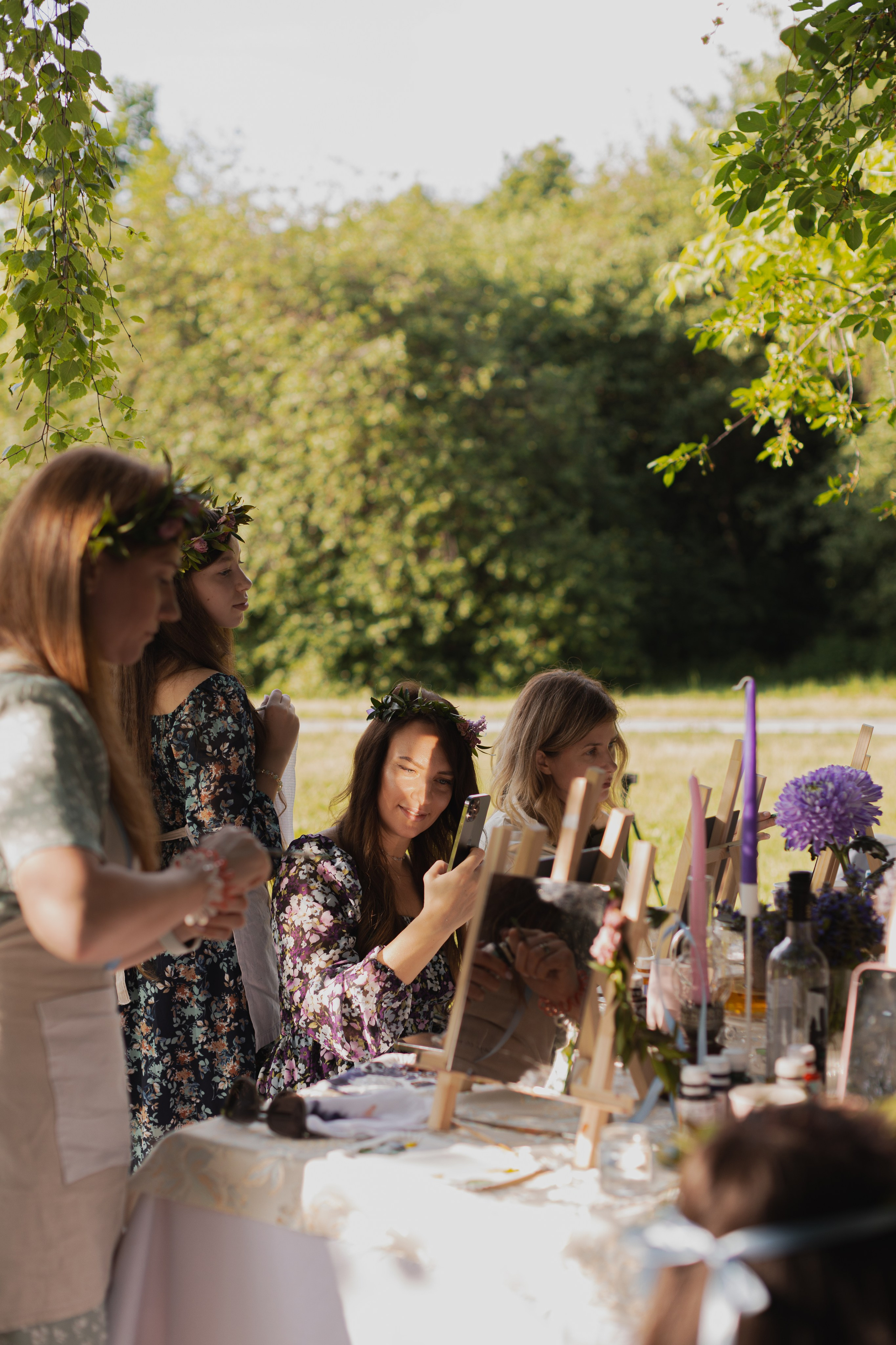 Мк Сирень на зеркале (девичник в парке). Анастасия Ракчеева Художник