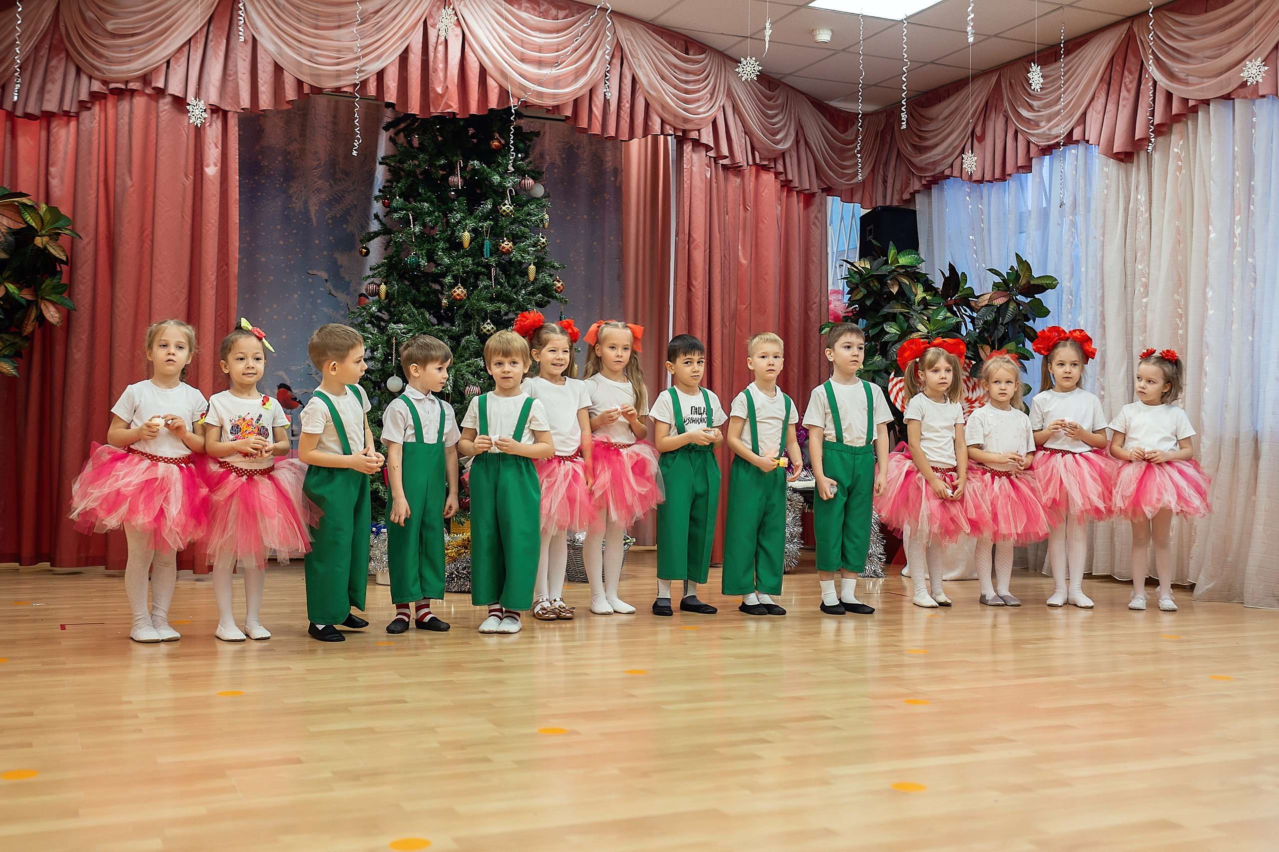 Утренник_"Карамельная фабрика» 2024. Семейный фотограф в Санкт-Петербурге