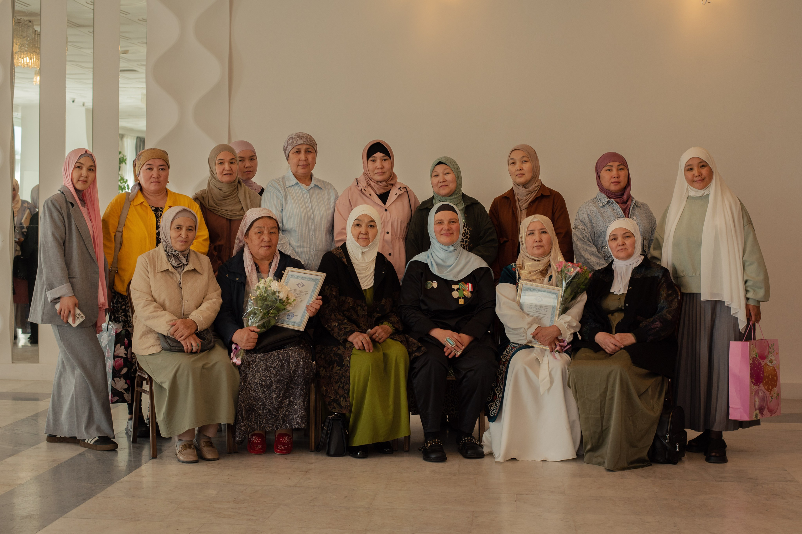 Выпускной в Евразийской женской гуманитарной академии. Лина Курочка — ваш фотограф