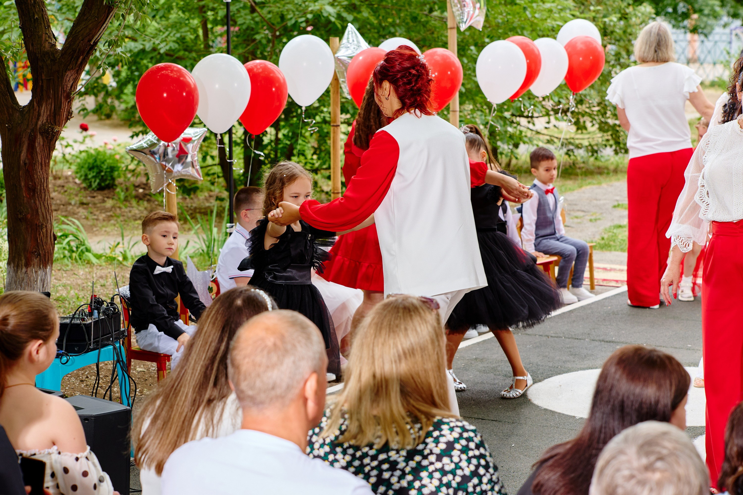 Выпускной 45 сад. Фотограф Выпускные альбомы Таганрог Сергей Коробченко